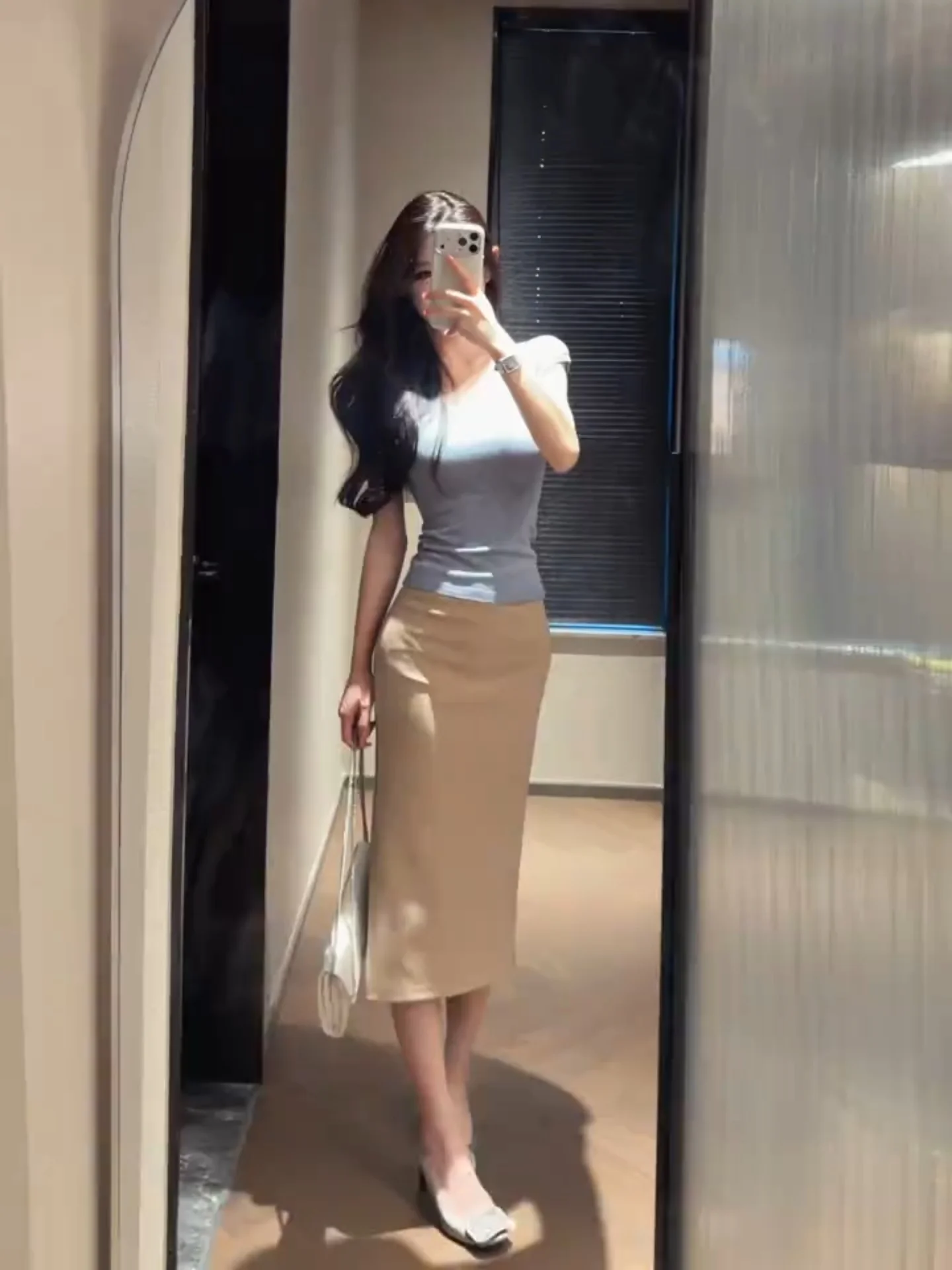 Korean Style Women's Summer Fashion Set Short Sleeve Shoulder Length Top And Skirt Breathable Polyester Casual Wear
Korean Style Women's Summer Fashion Set Short Sleeve Shoulder Length Top And Skirt Breathable Polyester Casual Wear