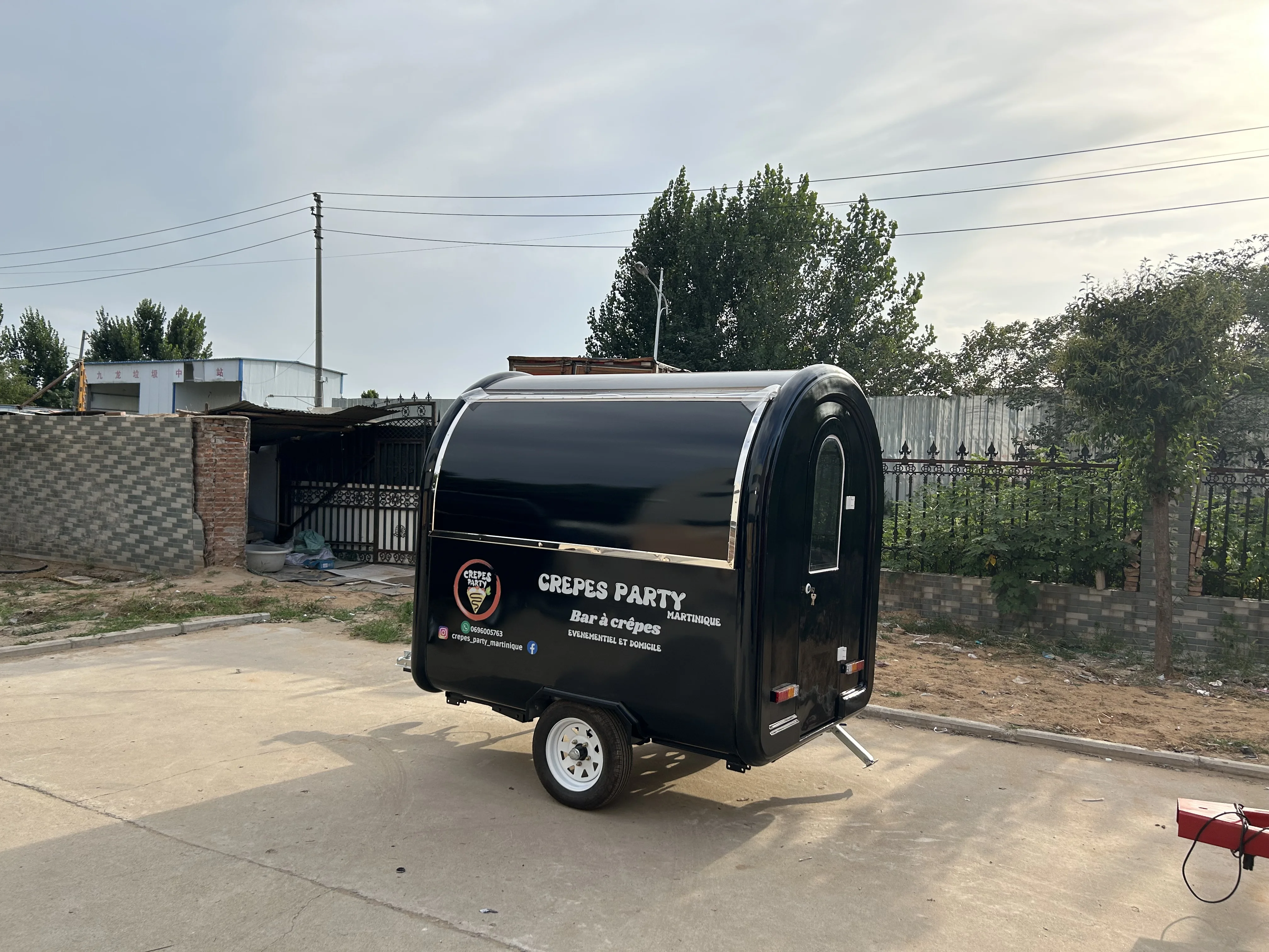 Мини-мобильный фургон для кейтеринга: кофе, пиво, мороженое, хот-доги, закуски
Мини-мобильный фургон для кейтеринга: кофе, пиво, мороженое, хот-доги, закуски