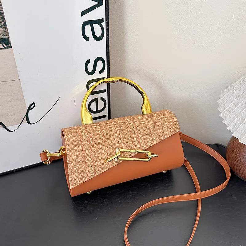 New Light Luxury Splicing Fashionable Women's Shoulder Bag, Unique Design, High-texture Commuting Versatile Messenger Bag
New Light Luxury Splicing Fashionable Women's Shoulder Bag, Unique Design, High-texture Commuting Versatile Messenger Bag