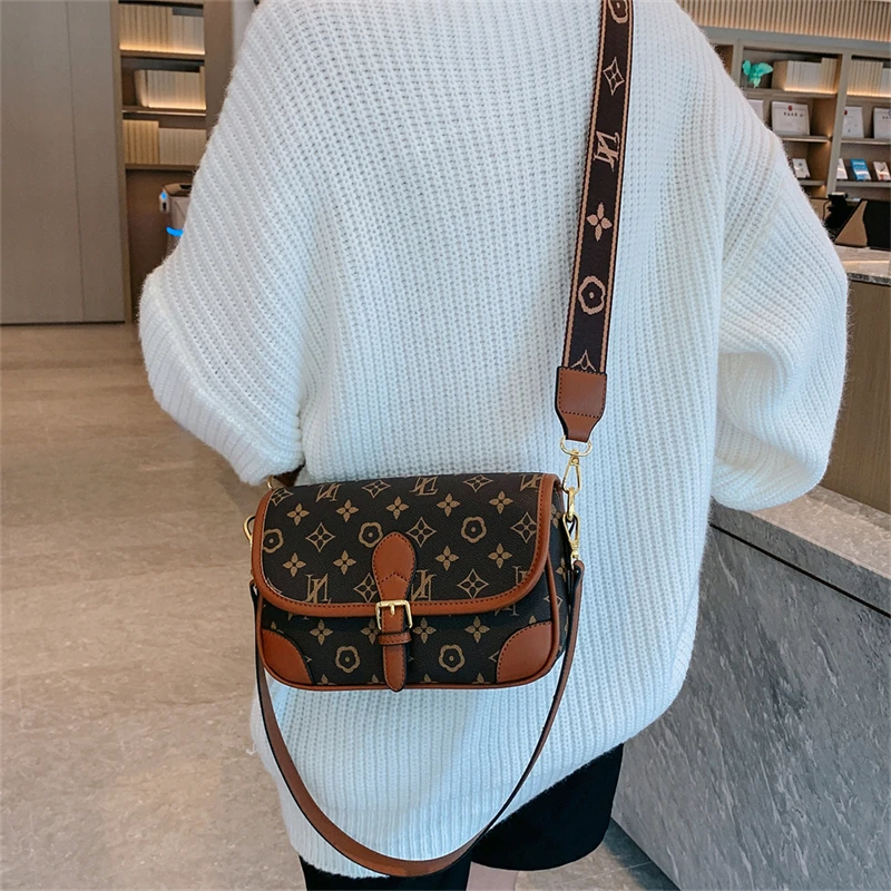 Современная женская сумка, дизайнерская кожаная сумка через плечо, элегантная женская сумка-тоут с карманами
Современная женская сумка, дизайнерская кожаная сумка через плечо, элегантная женская сумка-тоут с карманами