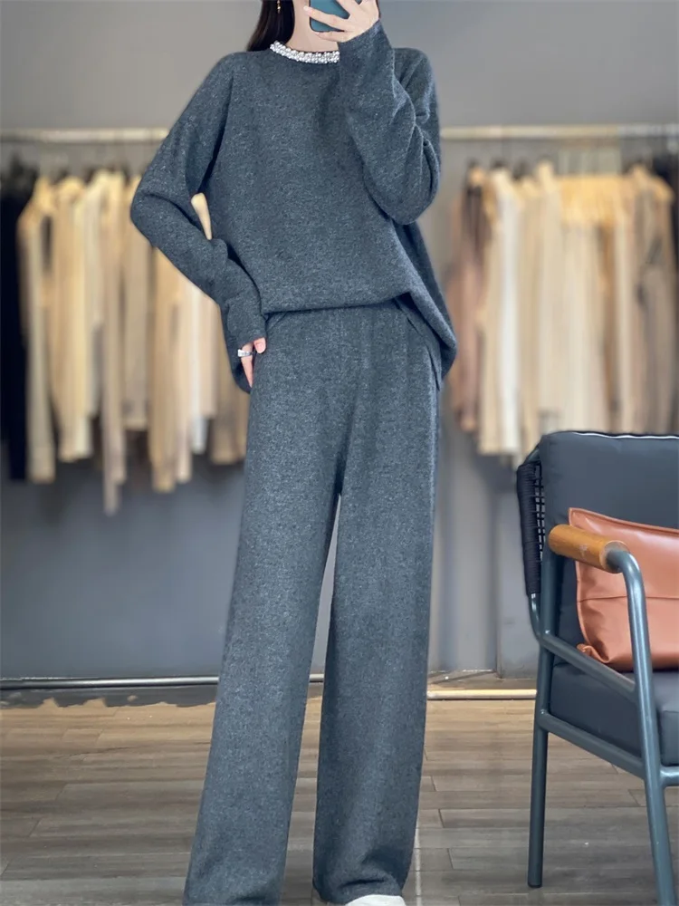 Women's matching set 100% Merino wool round neck diamond inlaid sweater, elastic waist pants two-piece set, knitted casual loose
Women's matching set 100% Merino wool round neck diamond inlaid sweater, elastic waist pants two-piece set, knitted casual loose