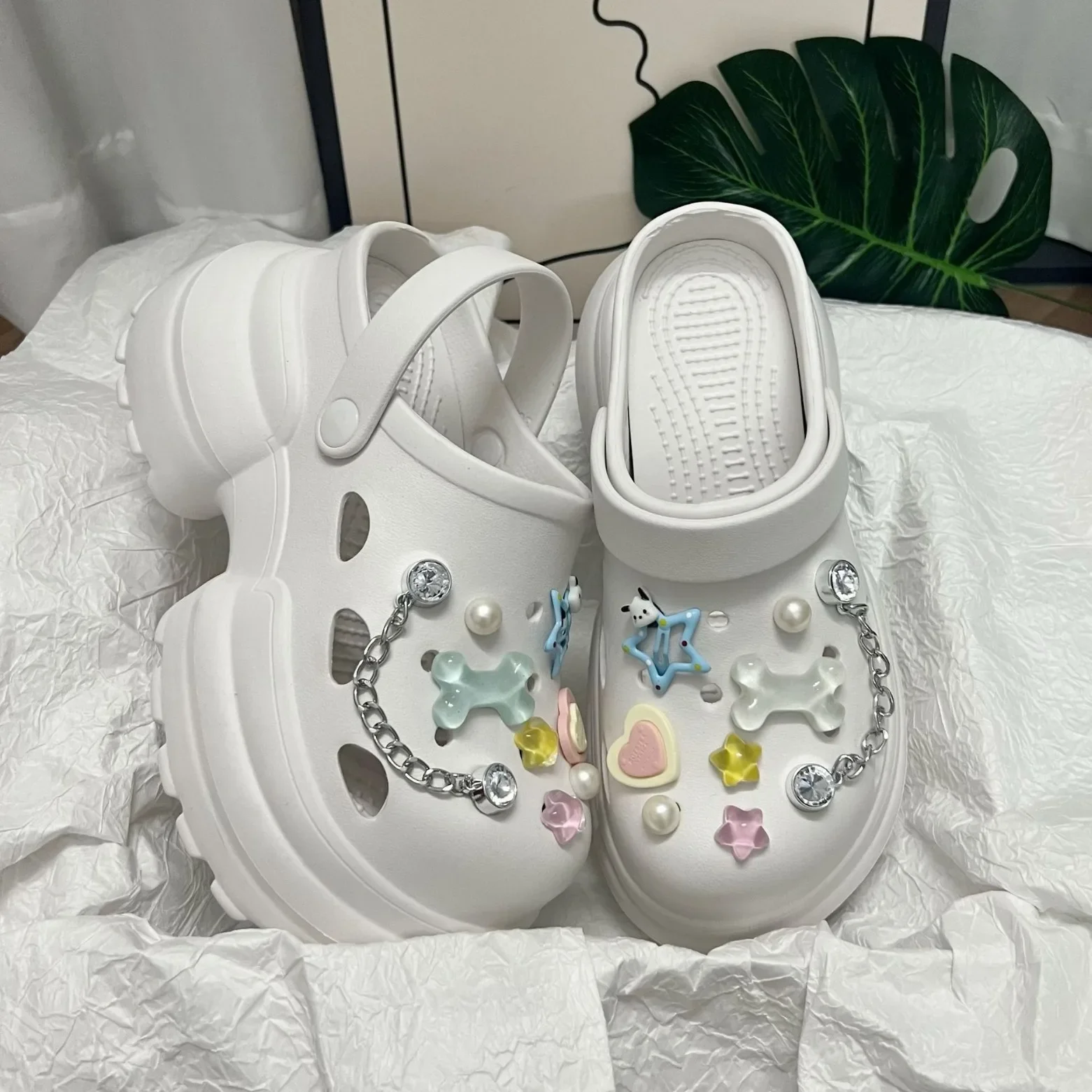 New 10cm Thick Bottom Women's Clogs Outdoor Waterproof Platform Slippers Beach Slippers Women's Garden Shoes Outdoor Sandals
New 10cm Thick Bottom Women's Clogs Outdoor Waterproof Platform Slippers Beach Slippers Women's Garden Shoes Outdoor Sandals
