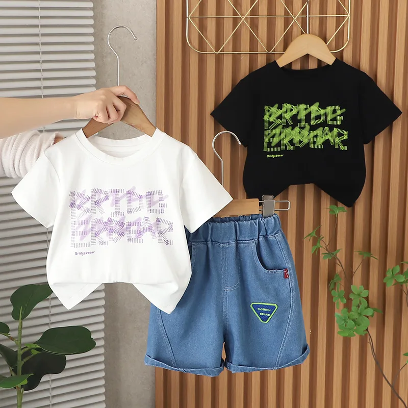 2PCS Children's Summer 95% Cotton Short Sleeved T-Shirt and Denim Shorts Set Casual Children Outfits Kids Clothes Sets 1-5Yrs
2PCS Children's Summer 95% Cotton Short Sleeved T-Shirt and Denim Shorts Set Casual Children Outfits Kids Clothes Sets 1-5Yrs