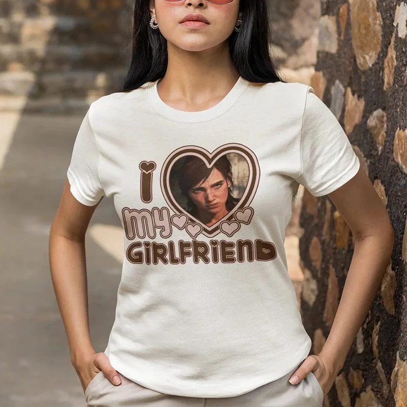 Женская футболка I Love My Girlfriend 2000s гранж Элли Уильямс футболка хлопок последняя из американских ТВ-шоу графическая футболка на заказ 
Женская футболка I Love My Girlfriend 2000s гранж Элли Уильямс футболка хлопок последняя из американских ТВ-шоу графическая футболка на заказ
