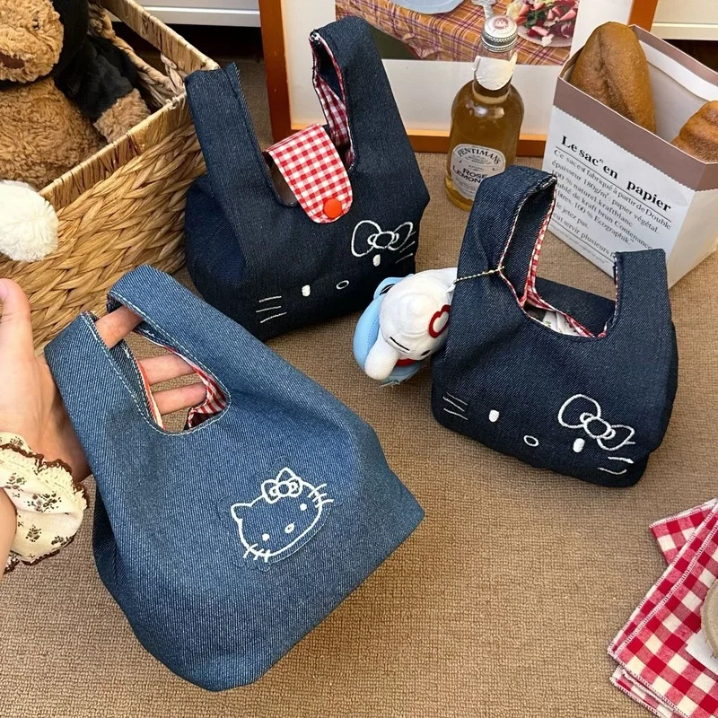 Sanrio Hello Kitty Cute Cowboy Embroidered Handbag, Walking Bag Portable Large Capacity Handbag For Going Out Office Bento Bag
Sanrio Hello Kitty Cute Cowboy Embroidered Handbag, Walking Bag Portable Large Capacity Handbag For Going Out Office Bento Bag