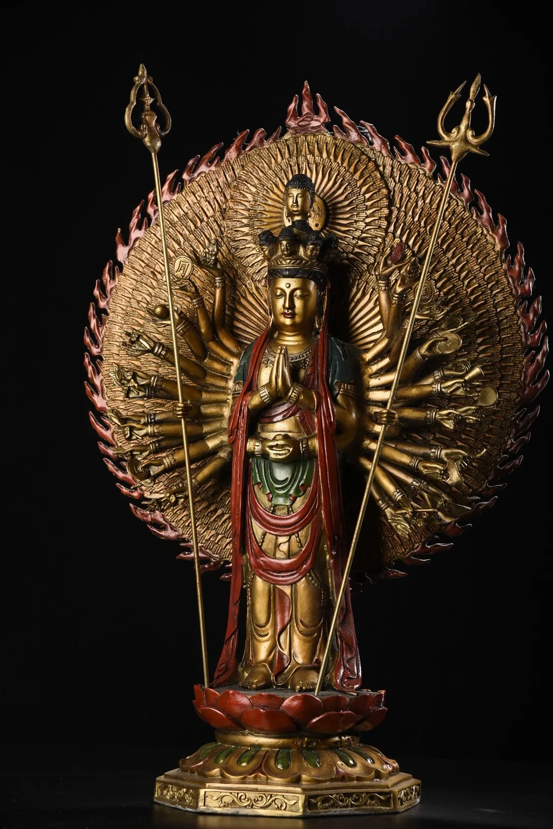 23"Tibetan Temple Collection Old Bronze Painted Gilded Backlight 1000 arm Guanyin Lotus Station Buddha worship hall Town House
23"Tibetan Temple Collection Old Bronze Painted Gilded Backlight 1000 arm Guanyin Lotus Station Buddha worship hall Town House
