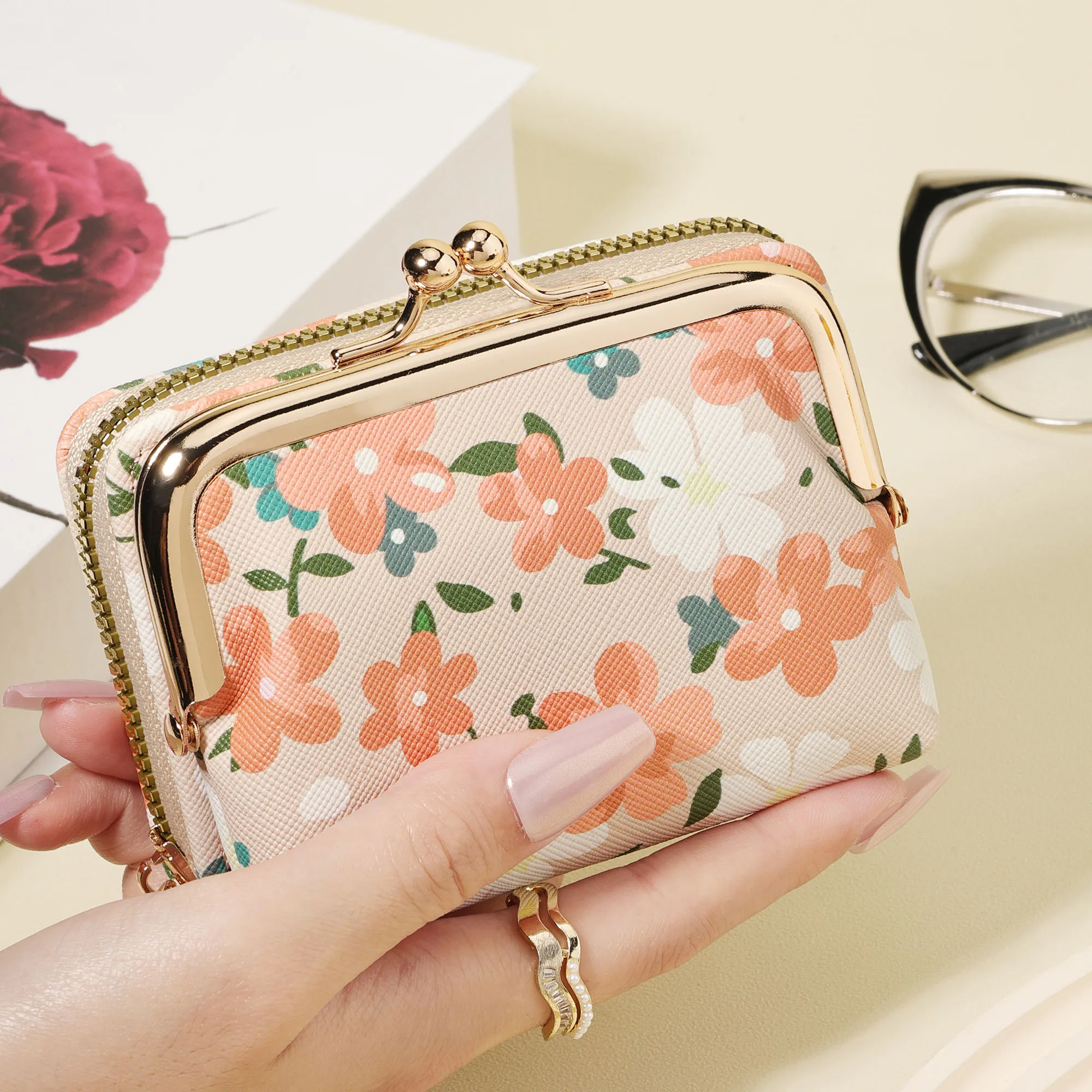 Zipper credit card clip bag, trendy card short wallet, detachable and versatile large capacity women's wallet carrying bag stora
Zipper credit card clip bag, trendy card short wallet, detachable and versatile large capacity women's wallet carrying bag stora