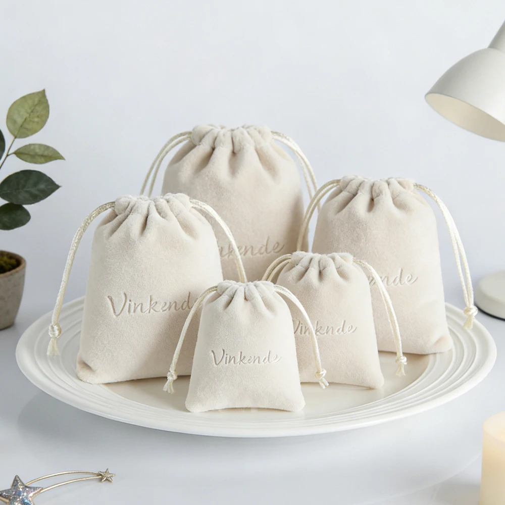 5x7cm Beige Velvet Drawstring Bags Wholesale 50Pcs Boutique Jewelry Packaging Pouch Custom Logo Gift Luxury Small Earrings Bag
5x7cm Beige Velvet Drawstring Bags Wholesale 50Pcs Boutique Jewelry Packaging Pouch Custom Logo Gift Luxury Small Earrings Bag