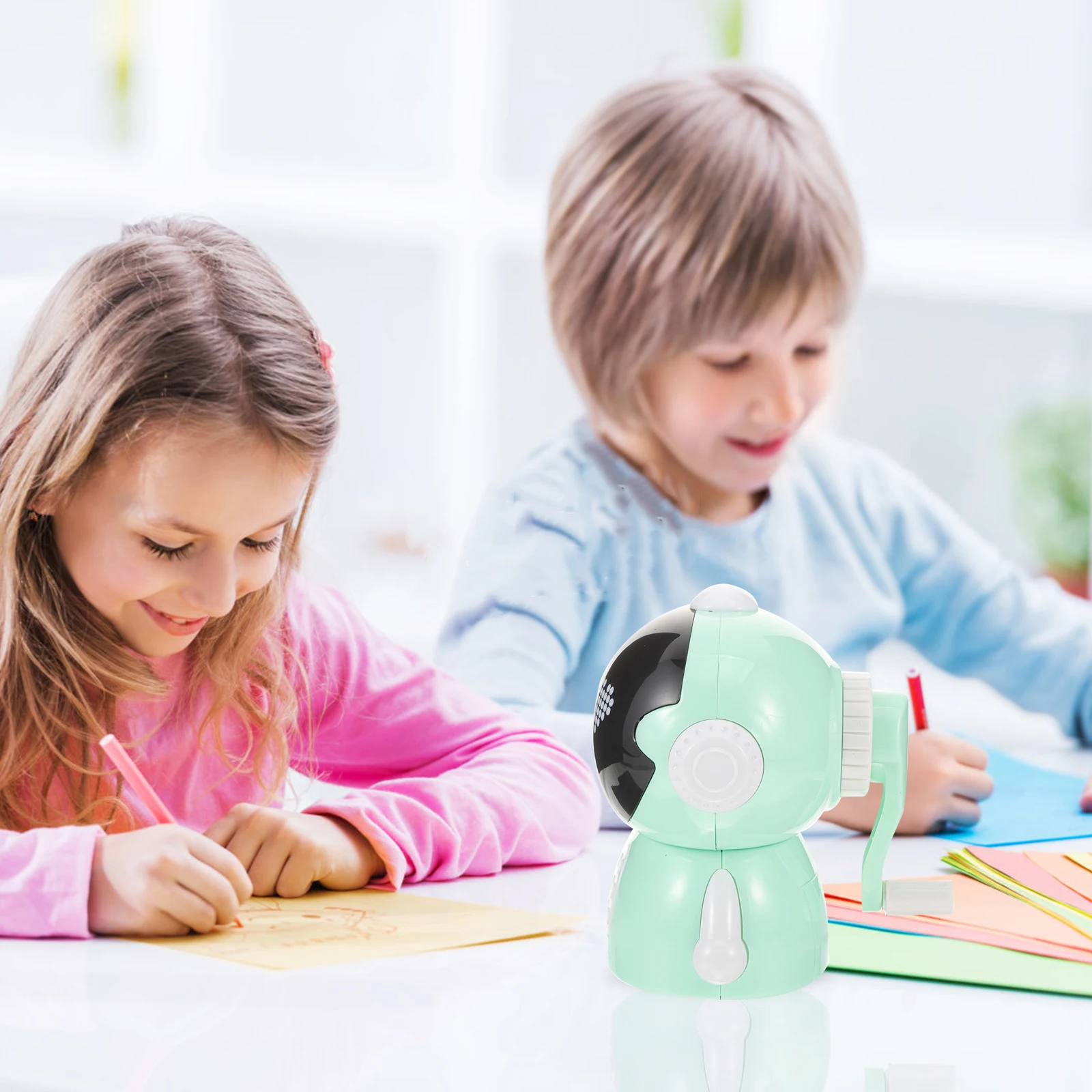1Pc Colorful Astronaut Pencil Sharpener Convenient Handheld Sharpener For Children
1Pc Colorful Astronaut Pencil Sharpener Convenient Handheld Sharpener For Children