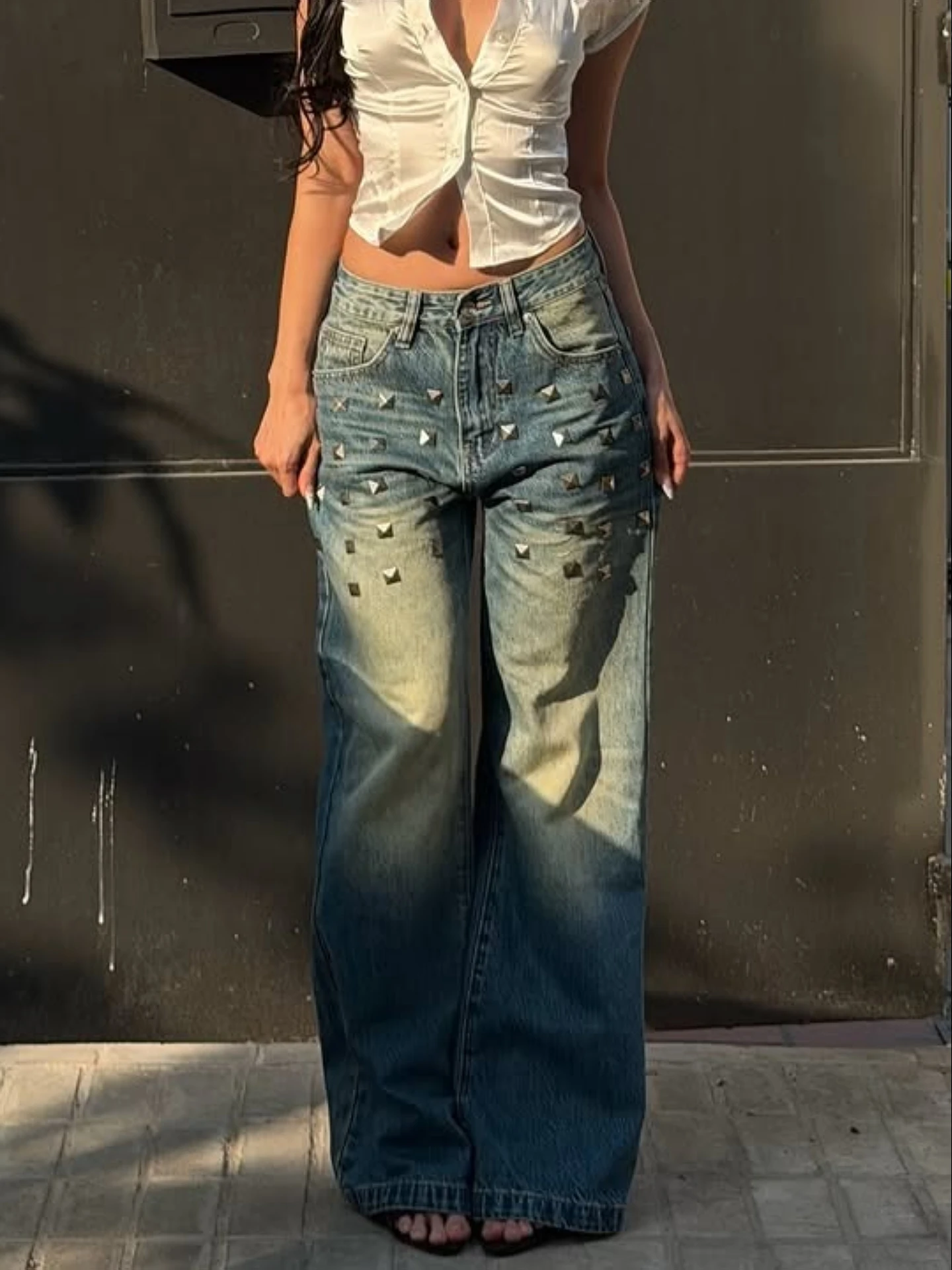 Large Size American High Street Washed Rivet Jeans Women's New 2026 Loose Straight Leg Wide Leg Long Trousers
Large Size American High Street Washed Rivet Jeans Women's New 2026 Loose Straight Leg Wide Leg Long Trousers