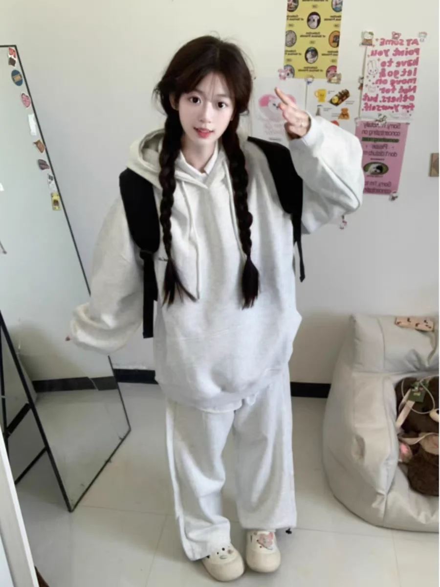 Новый весенне-осенний студенческий комплект свитшотов с капюшоном для женщин — свободный топ с длинными рукавами в корейском стиле и длинные брюки, комплект из двух предметов 
Новый весенне-осенний студенческий комплект свитшотов с капюшоном для женщин — свободный топ с длинными рукавами в корейском стиле и длинные брюки, комплект из двух предметов