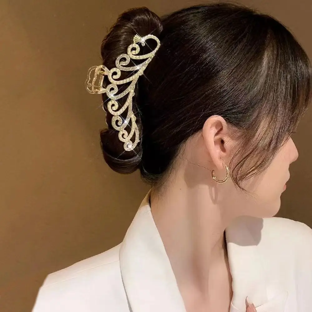 Metal Hair Clip for Women High-end Feellight Luxury Pearl Temperament Female Party Shark Hair Claw Hair Accessories for Girls
Metal Hair Clip for Women High-end Feellight Luxury Pearl Temperament Female Party Shark Hair Claw Hair Accessories for Girls
