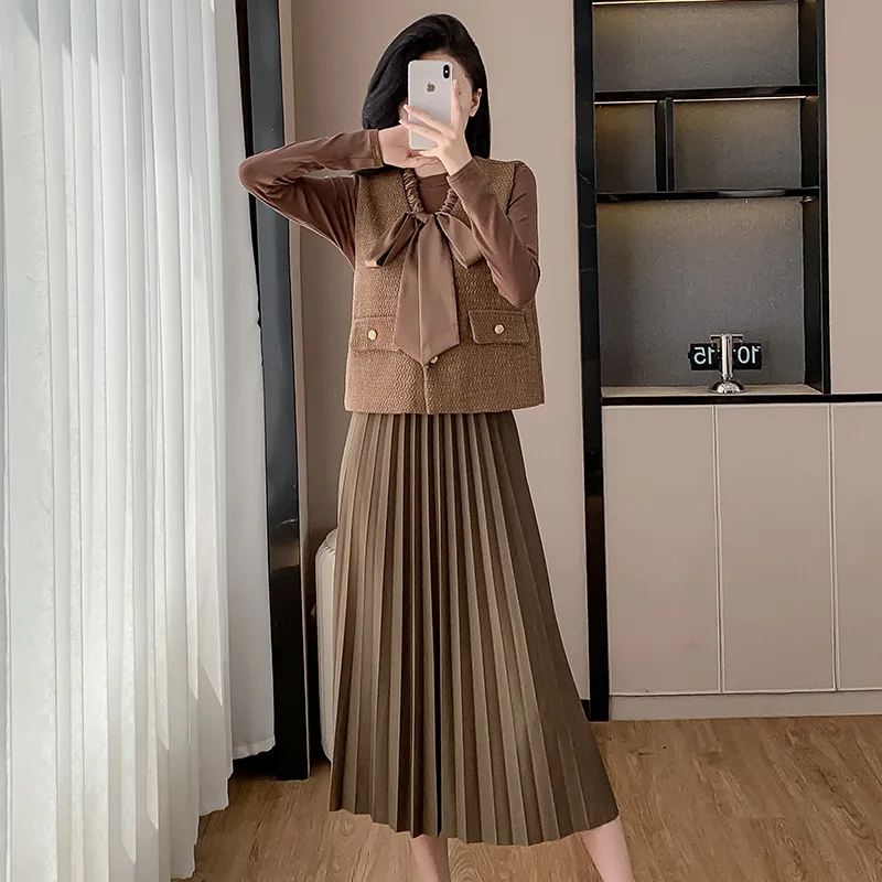 Spring French Retro Two Piece Set Women Lace Up Bow Sleeveless Vest+Long Sleeve Black Pleated Dress Suit Female Autumn Outfit
Spring French Retro Two Piece Set Women Lace Up Bow Sleeveless Vest+Long Sleeve Black Pleated Dress Suit Female Autumn Outfit