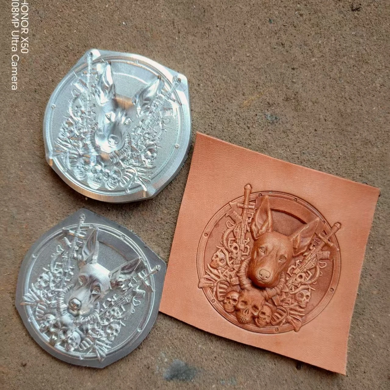 3D Leather Stamp Carving Tool Aluminum Alloy Embossing American Doberman Skull Mold Vegetable-tanned Leather Pressing Material
3D Leather Stamp Carving Tool Aluminum Alloy Embossing American Doberman Skull Mold Vegetable-tanned Leather Pressing Material