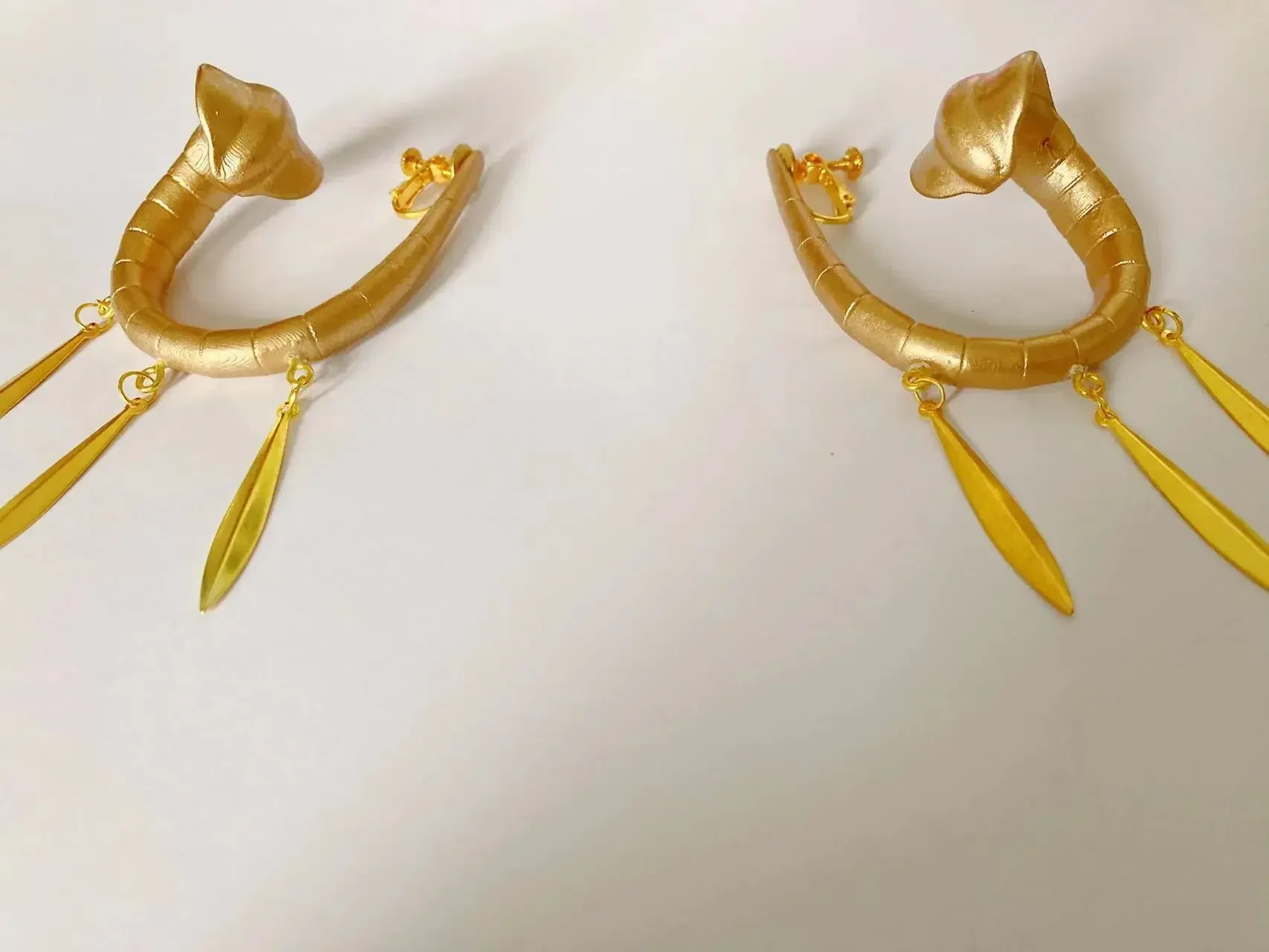 Snake Shaped Earrings Cosplay Prop for Halloween Christmas Party Costumes Accessories
Snake Shaped Earrings Cosplay Prop for Halloween Christmas Party Costumes Accessories
