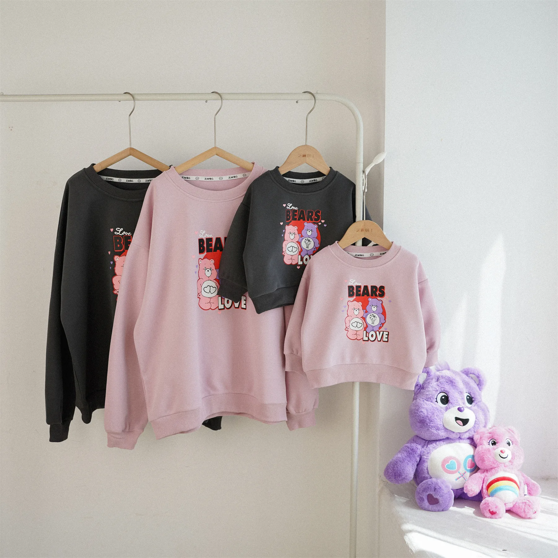 2025 Autumn New Children Long Sleeve Casual Sweatshirt Cotton Parent Child Clothing Boys Girls Cartoon Print Pullover Sweatshirt
2025 Autumn New Children Long Sleeve Casual Sweatshirt Cotton Parent Child Clothing Boys Girls Cartoon Print Pullover Sweatshirt