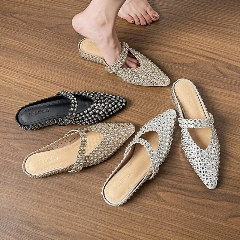 Rhinestone One Strap Heightened Baotou Slippers New Women's Flats for Summer 2026
Rhinestone One Strap Heightened Baotou Slippers New Women's Flats for Summer 2026