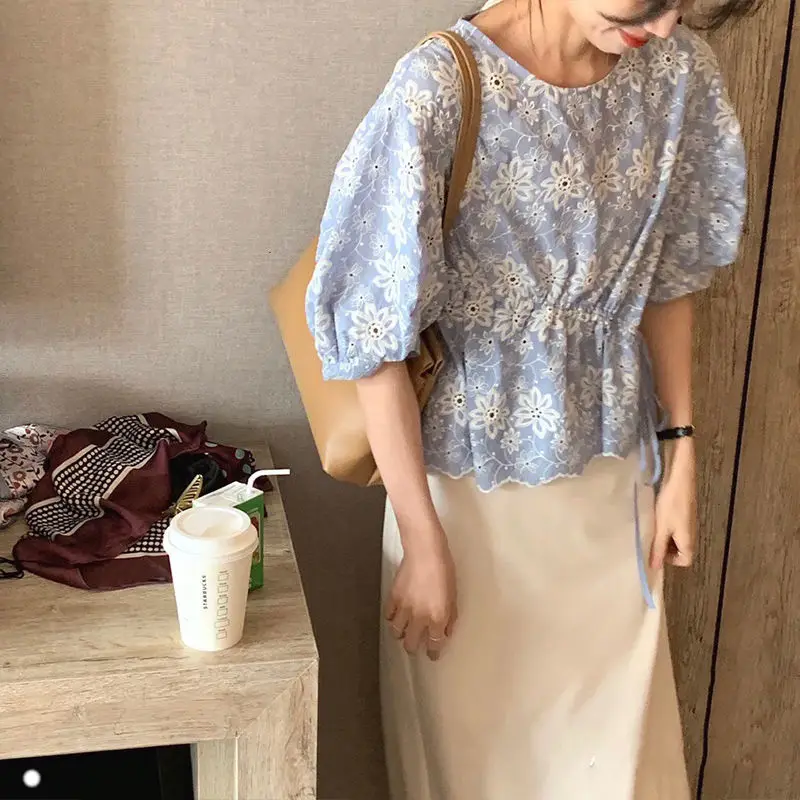 Blouses Women Flowers O-neck Romantic Korean Style Hollow Out Tender Short Sleeve Tops Female Loose Fashion Simple Clothing Ins
Blouses Women Flowers O-neck Romantic Korean Style Hollow Out Tender Short Sleeve Tops Female Loose Fashion Simple Clothing Ins