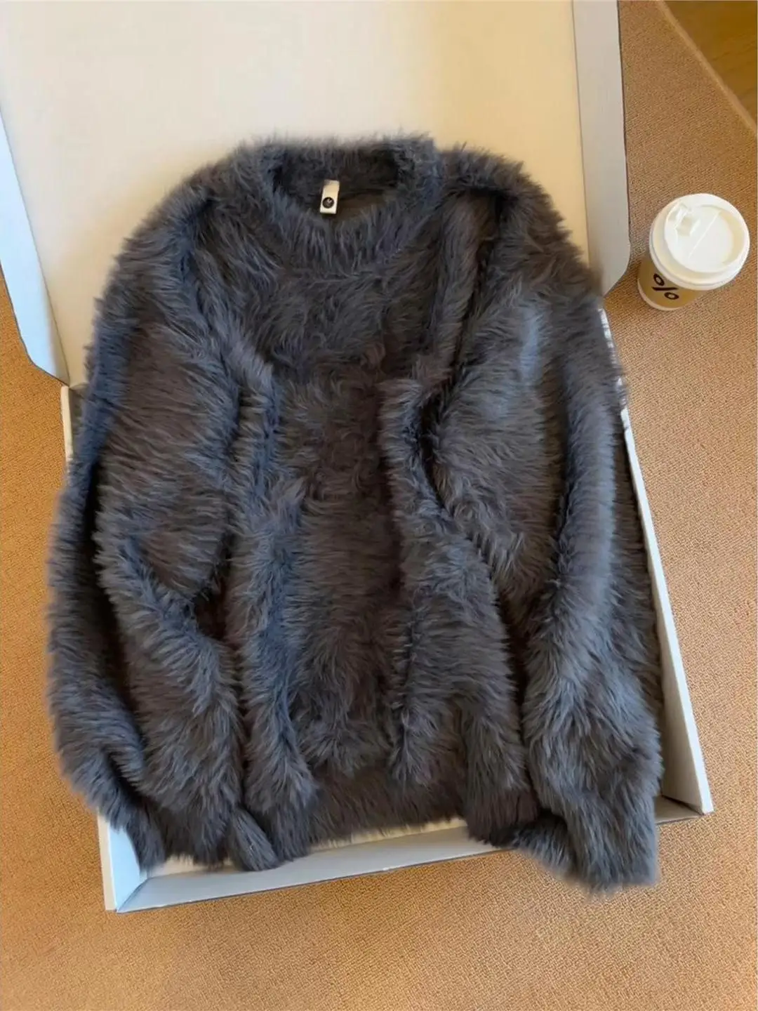 Мягкий однотонный мужской вязаный свитер в стиле кэжуал для колледжа, осенне-зимний, модный, имитация норкового пальто, свободный крой
Мягкий однотонный мужской вязаный свитер в стиле кэжуал для колледжа, осенне-зимний, модный, имитация норкового пальто, свободный крой