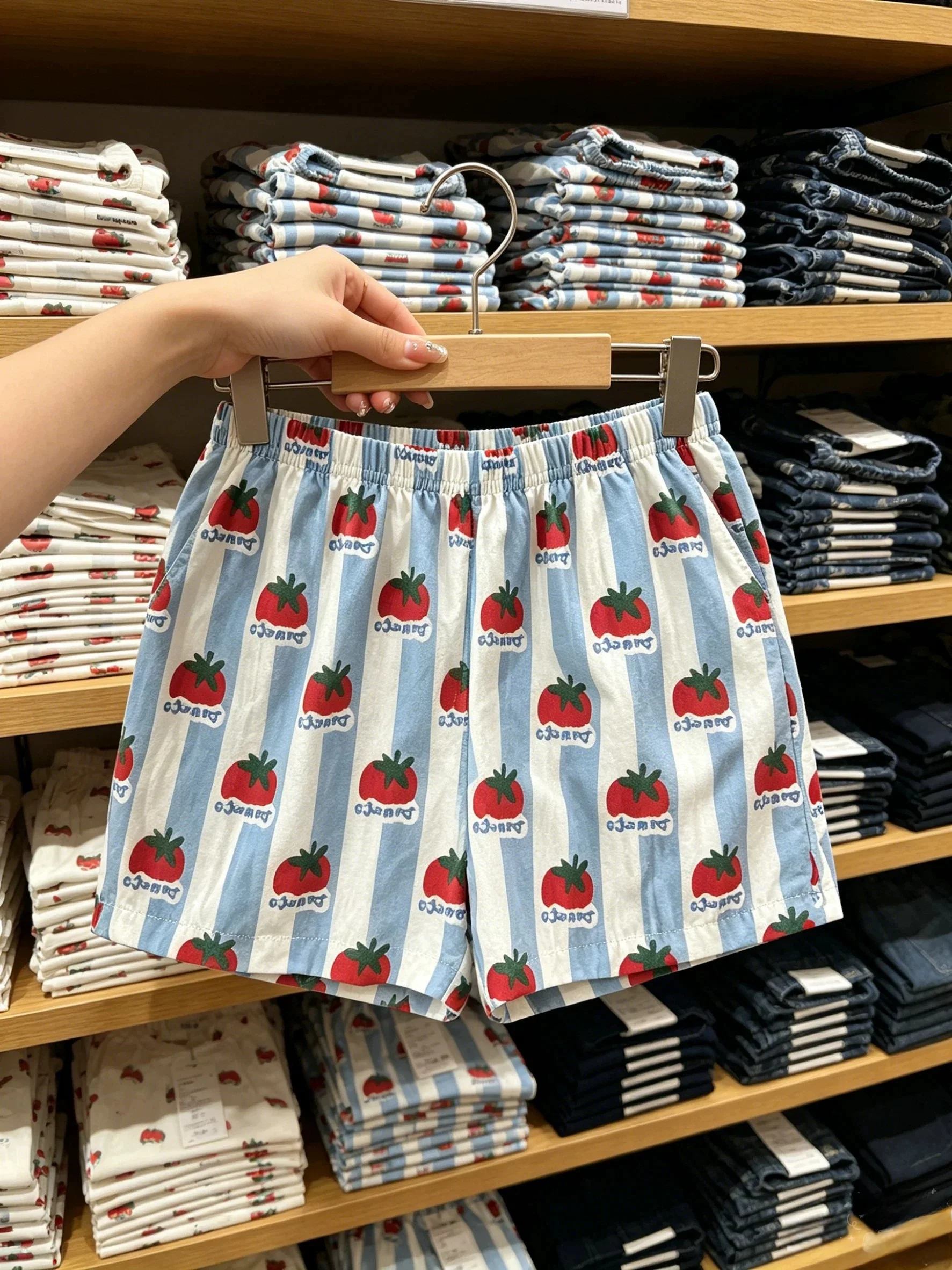 plus Size 300 Pounds Striped Loose Wide Leg Shorts Sweet Comfortable Leisure Home Pants Lazy Person's Sleepwear Polyester Fiber
plus Size 300 Pounds Striped Loose Wide Leg Shorts Sweet Comfortable Leisure Home Pants Lazy Person's Sleepwear Polyester Fiber