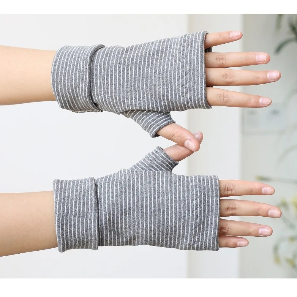A Pair High Elastic Fingerless Gloves Dralon Thermal Insulation Thickened Half-Finger Gloves Double-layer Comfortable
A Pair High Elastic Fingerless Gloves Dralon Thermal Insulation Thickened Half-Finger Gloves Double-layer Comfortable