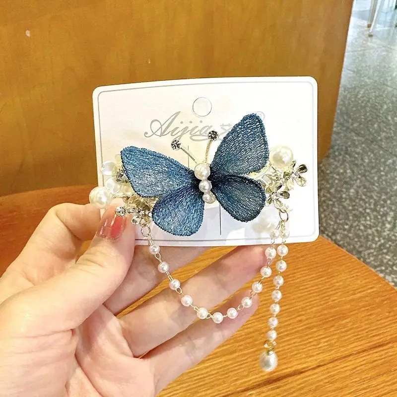 Gracefully Fluttering, New Summer Style Embroidered Butterfly Half-Tied Hair Clip, Forehead Bangs Clip, Imitation Pearl Duckbill
Gracefully Fluttering, New Summer Style Embroidered Butterfly Half-Tied Hair Clip, Forehead Bangs Clip, Imitation Pearl Duckbill