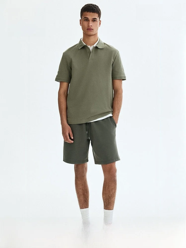 H&M Men's Casual Shorts Loose Fit Standard Size Summer 2026 Drawstring Elastic Waist Cotton Polyester Blend Shorts
H&M Men's Casual Shorts Loose Fit Standard Size Summer 2026 Drawstring Elastic Waist Cotton Polyester Blend Shorts