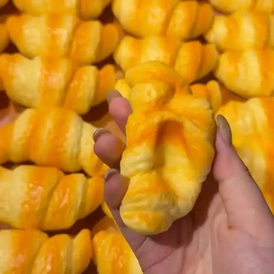 14+ Adult Stress Relief Croissant Slow Rebound Soft Simulation Bread Toy, Squeeze Toy, Cake PU Slow Rebound, Cross-Border Hot Selling, Creative Small Gift, New Year Gift, April Fool's Day Gift
14+ Adult Stress Relief Croissant Slow Rebound Soft Simulation Bread Toy, Squeeze Toy, Cake PU Slow Rebound, Cross-Border Hot Selling, Creative Small Gift, New Year Gift, April Fool's Day Gift