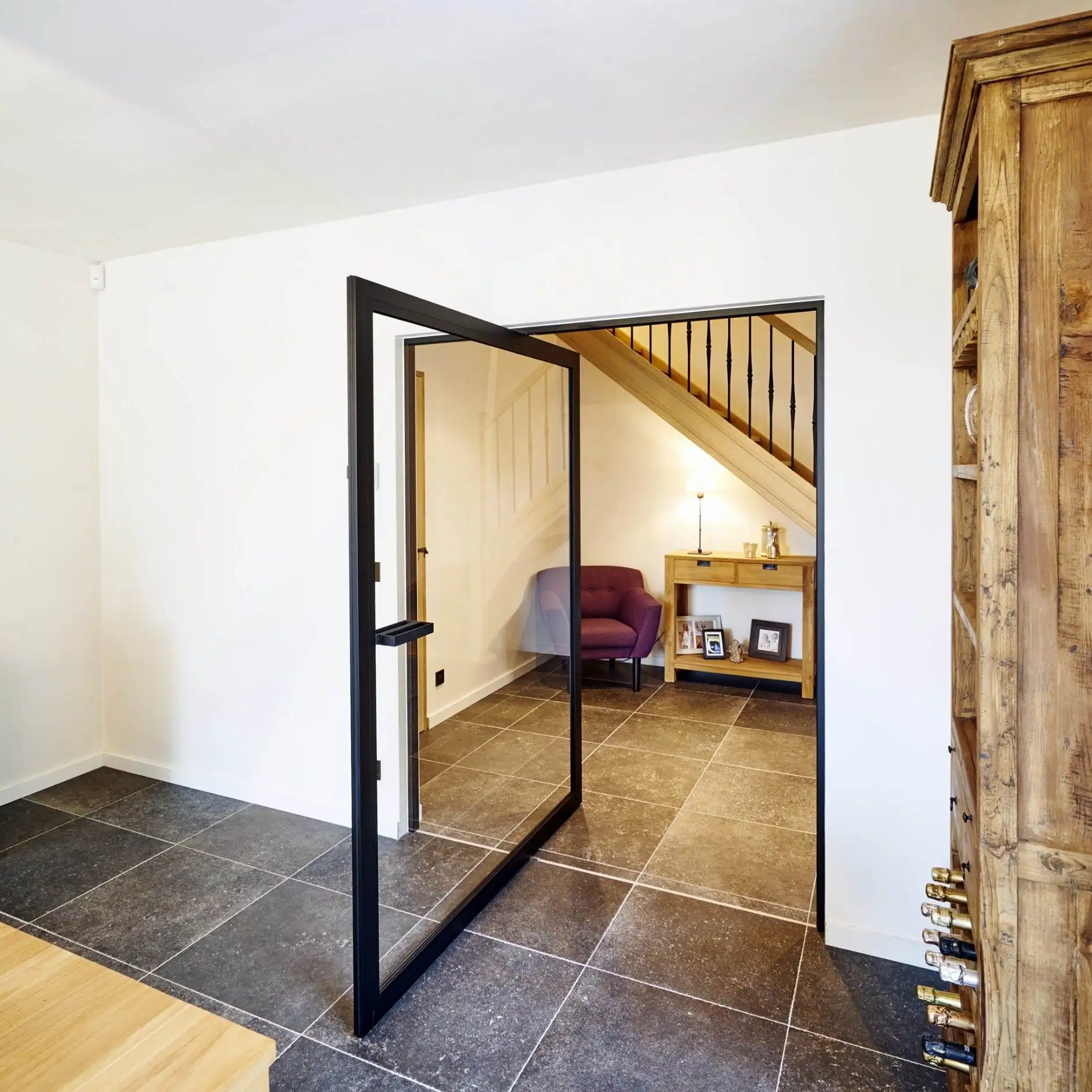 Metal Frame Revolving Door Indoor Entrance and Exit Revolving Type Movable Doors Studio Pivot Doors Security Front Pivot Doors
Metal Frame Revolving Door Indoor Entrance and Exit Revolving Type Movable Doors Studio Pivot Doors Security Front Pivot Doors