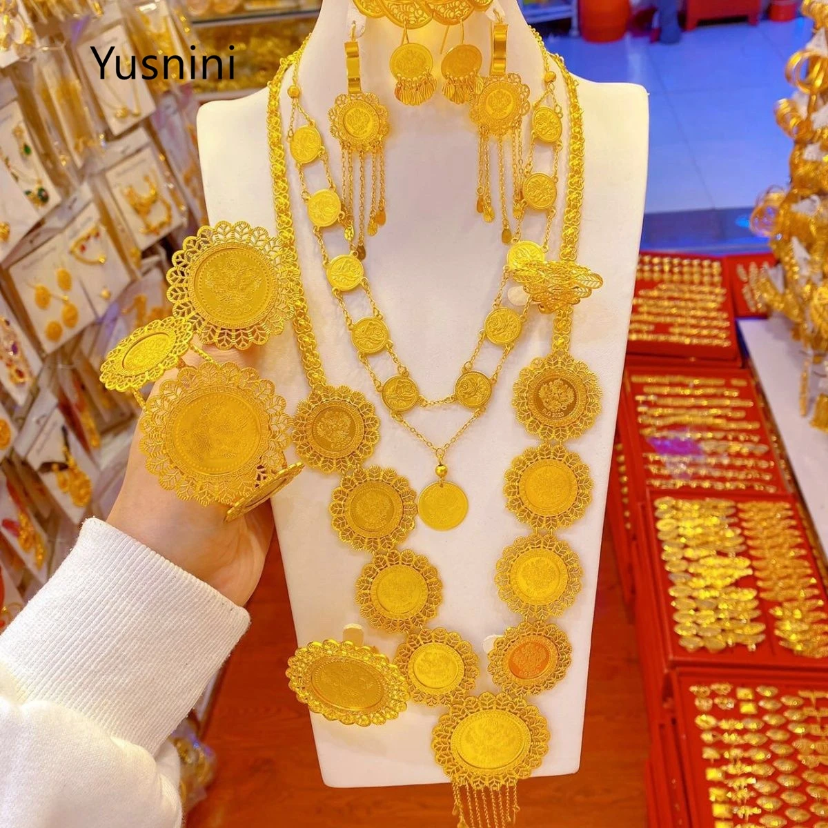 Hot Selling Luxury Jewelry Set Of 8 Dubai 24K Gold-Plated Ecklaces Earrings Bracelets Women's Rings Wedding Party Accessories
Hot Selling Luxury Jewelry Set Of 8 Dubai 24K Gold-Plated Ecklaces Earrings Bracelets Women's Rings Wedding Party Accessories