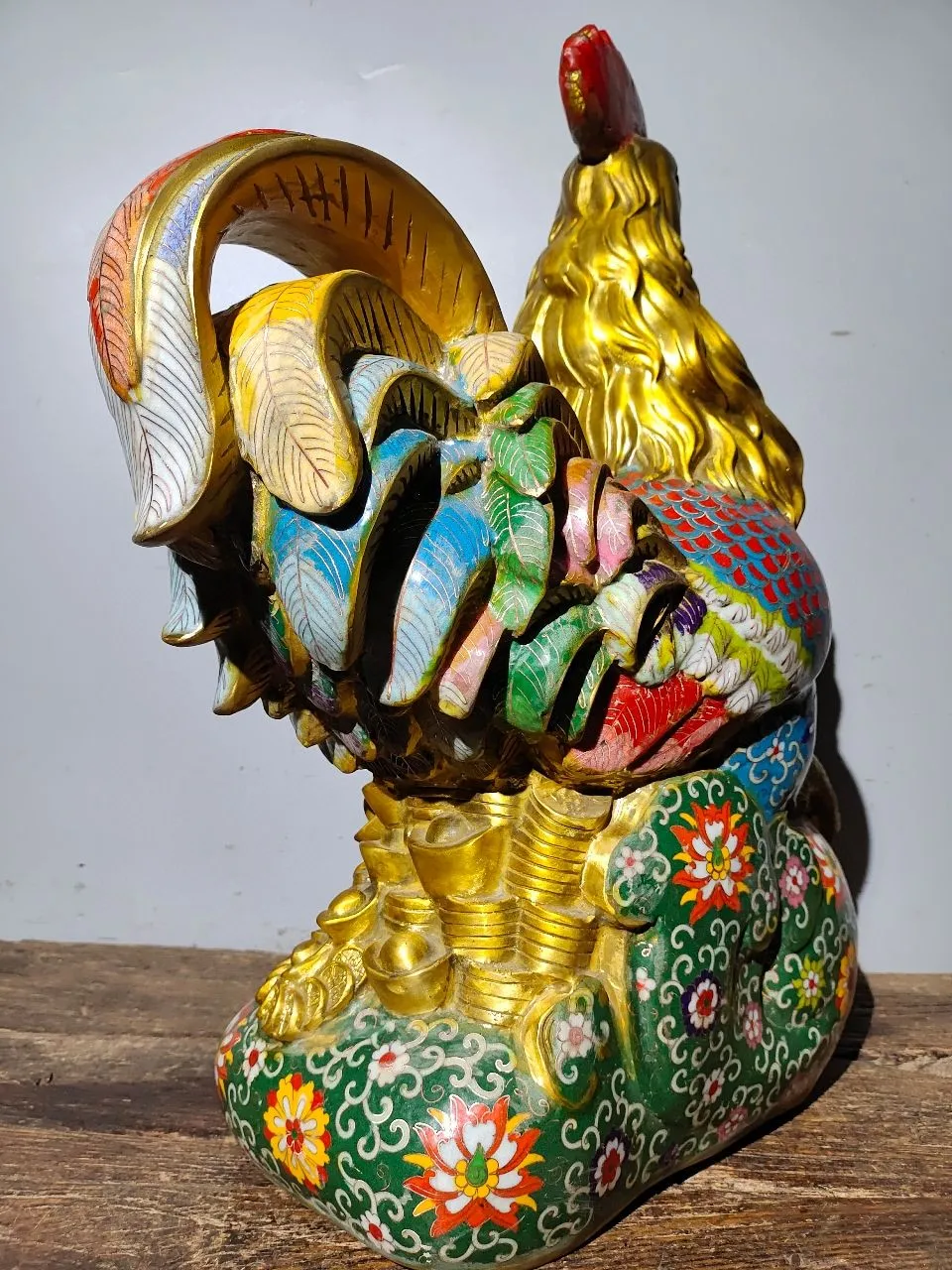 21"China Collections Old Bronze Cloisonne Enamel Cock Coin Yuanbao Golden Rooster Statue Amass wealth Ornaments
21"China Collections Old Bronze Cloisonne Enamel Cock Coin Yuanbao Golden Rooster Statue Amass wealth Ornaments