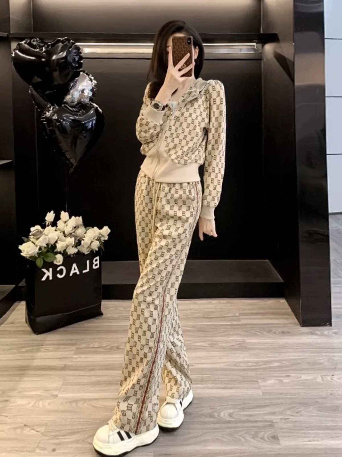 Faionable Anti-Aging Autumn 2024 Women's Spor Two-Piece Set with Open Cardigan And Hoodie Long Sve Polyester Long Pants
Faionable Anti-Aging Autumn 2024 Women's Spor Two-Piece Set with Open Cardigan And Hoodie Long Sve Polyester Long Pants