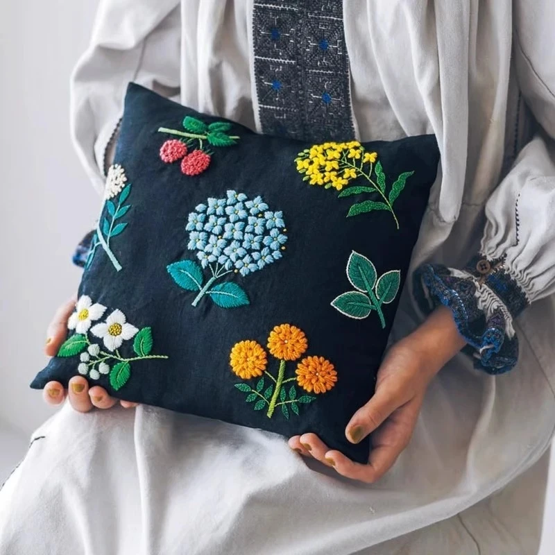 Wool Thread Embroidery Patterns Book - Yumiko Higuchi Floral Embroidery Guide, DIY Handmade Needlecraft for Adults
Wool Thread Embroidery Patterns Book - Yumiko Higuchi Floral Embroidery Guide, DIY Handmade Needlecraft for Adults