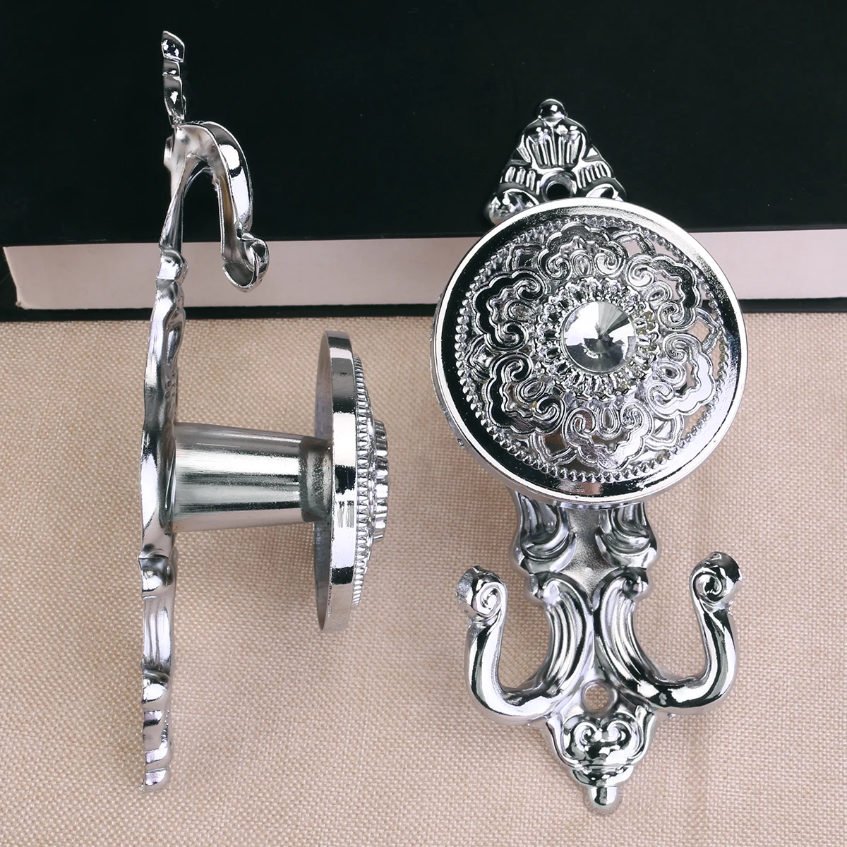 Matte Silver Curtain Tieback Hooks 16X4Cm Zinc Magnesium Alloy Vintage Rose Style Drapery Holdbacks For Home Decor
Matte Silver Curtain Tieback Hooks 16X4Cm Zinc Magnesium Alloy Vintage Rose Style Drapery Holdbacks For Home Decor