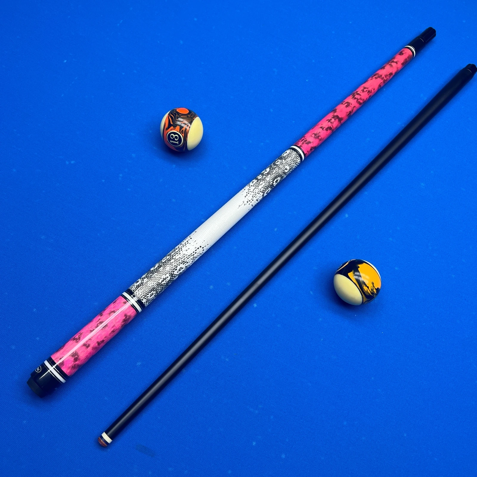 12.5mm Low Deflection Fiberglass Pool Cue Leather Wrap Stainless Steel Quick Joint Rubber Bumper Multi Layer Tip for 9-Ball
12.5mm Low Deflection Fiberglass Pool Cue Leather Wrap Stainless Steel Quick Joint Rubber Bumper Multi Layer Tip for 9-Ball