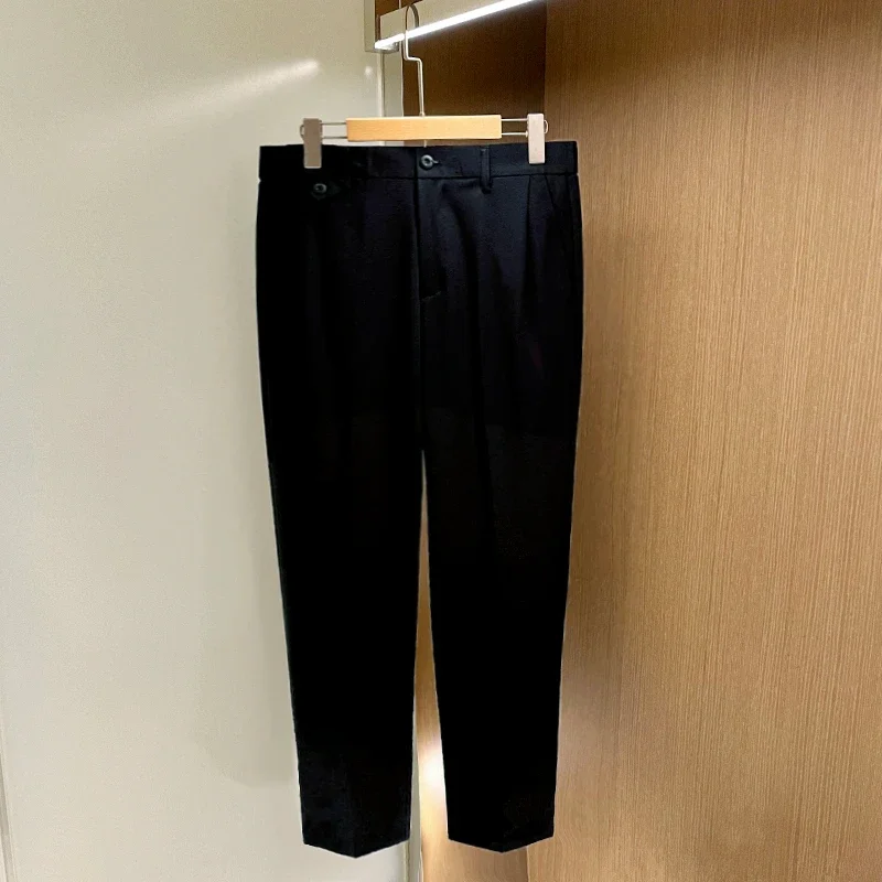Summer new golf men's trousers breathable sweat sports casual outdoor pants.
Summer new golf men's trousers breathable sweat sports casual outdoor pants.