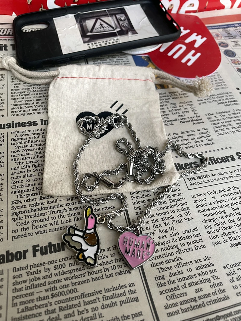 New HUMAN MADE 22AW FLYING DUCK Colorful Flying Duck Love Necklace Couple Same Style
New HUMAN MADE 22AW FLYING DUCK Colorful Flying Duck Love Necklace Couple Same Style
