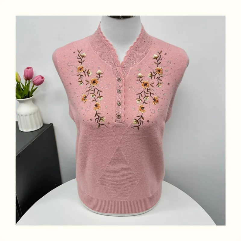 Новый осенний модный свободный свитер с воротником Cheongsam и вышивкой, женская трикотажная базовая рубашка для пожилых людей среднего возраста
Новый осенний модный свободный свитер с воротником Cheongsam и вышивкой, женская трикотажная базовая рубашка для пожилых людей среднего возраста