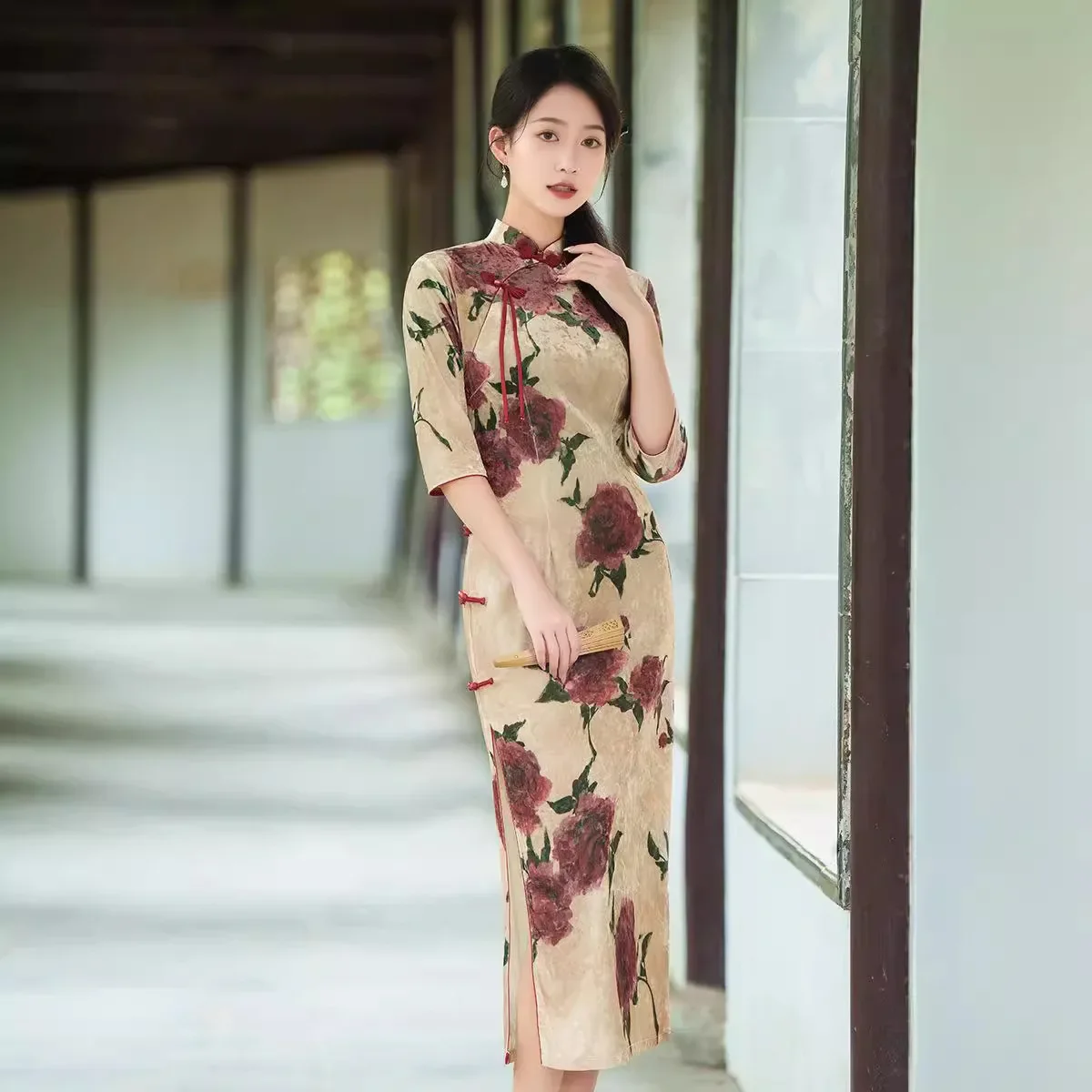2024 Autumn/Winter New Velvet Improved Fashion Style Cheongsam New Chinese Style Dress Cheongsam Skirt
2024 Autumn/Winter New Velvet Improved Fashion Style Cheongsam New Chinese Style Dress Cheongsam Skirt