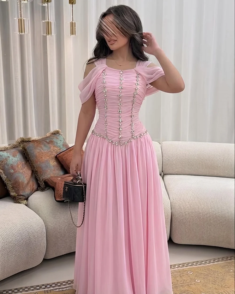 Customized Elegant Women Chiffon Rhinestone Ruched Straight Evening Dresses Fashion Off-the-shoulder Sleeveless Long Party Gowns
Customized Elegant Women Chiffon Rhinestone Ruched Straight Evening Dresses Fashion Off-the-shoulder Sleeveless Long Party Gowns