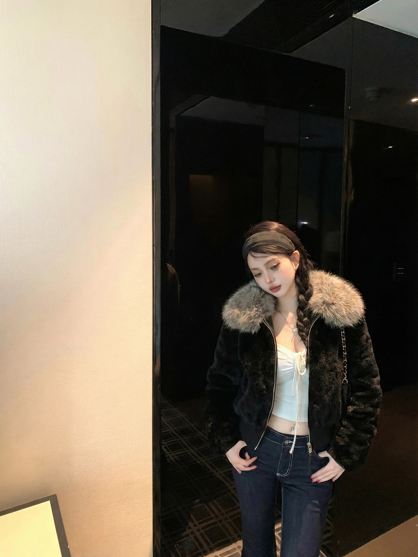 Eco-Friendly Black Strawberry Fur Coat Women's Winter New Style High-End Feel Warmth Plush Collar Open Cardigan Top
Eco-Friendly Black Strawberry Fur Coat Women's Winter New Style High-End Feel Warmth Plush Collar Open Cardigan Top