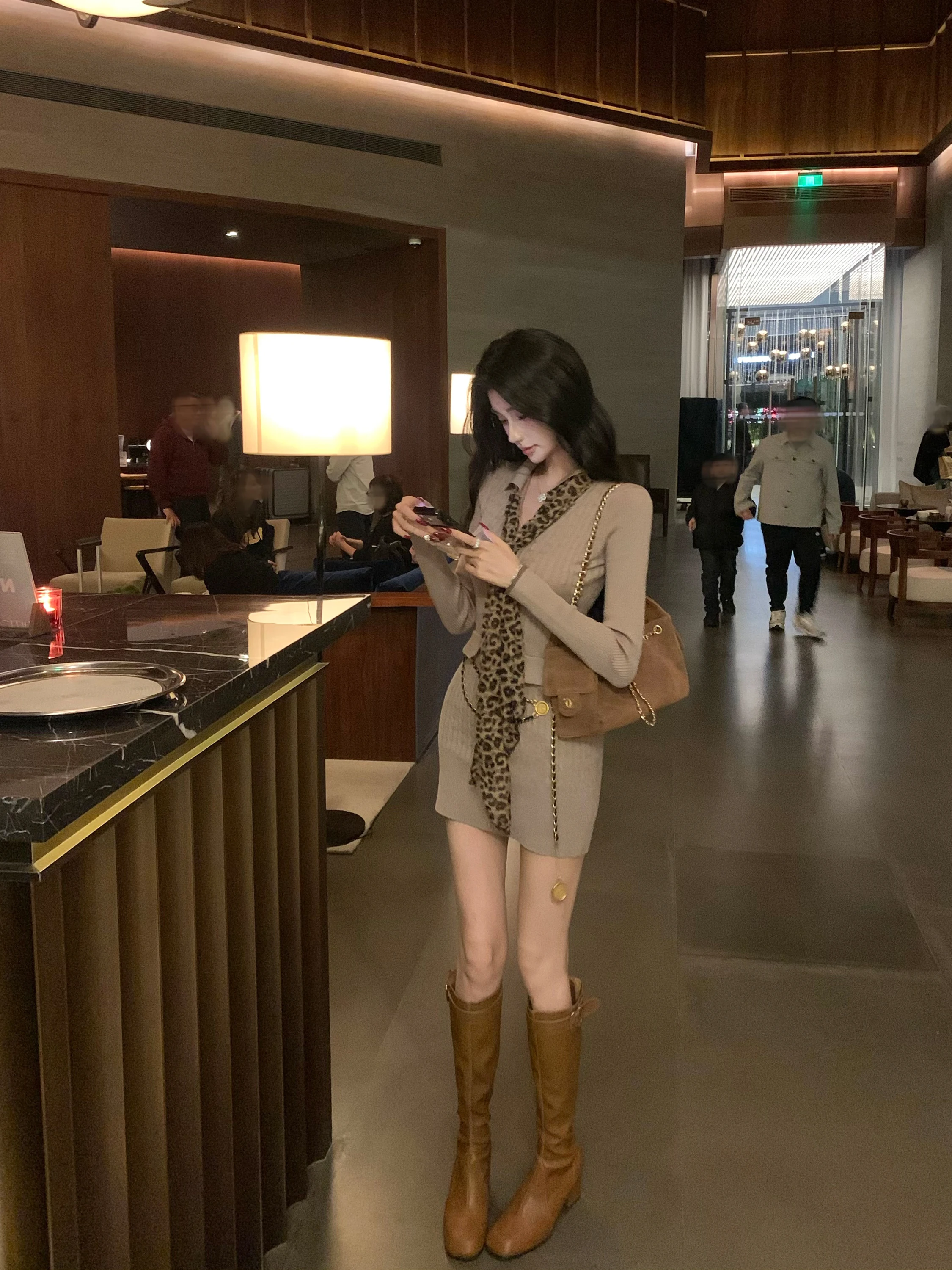 Женский длинный вязаный кардиган-накидка Barb Chill, облегающий, для осенне-зимнего сезона, модный, трендовый, для девушек
Женский длинный вязаный кардиган-накидка Barb Chill, облегающий, для осенне-зимнего сезона, модный, трендовый, для девушек