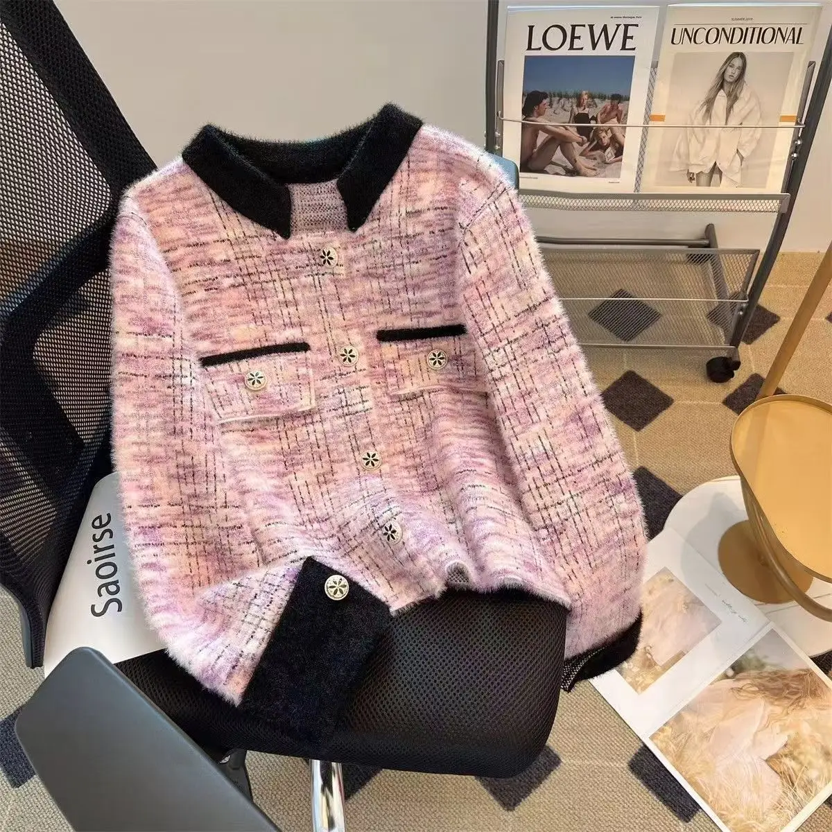 Autumn Winter Fashion Warm Knitted Cardigan Women Temperament Elegant Loose Thick Sweater Coat Vintage Striped Chic Button Tops
Autumn Winter Fashion Warm Knitted Cardigan Women Temperament Elegant Loose Thick Sweater Coat Vintage Striped Chic Button Tops