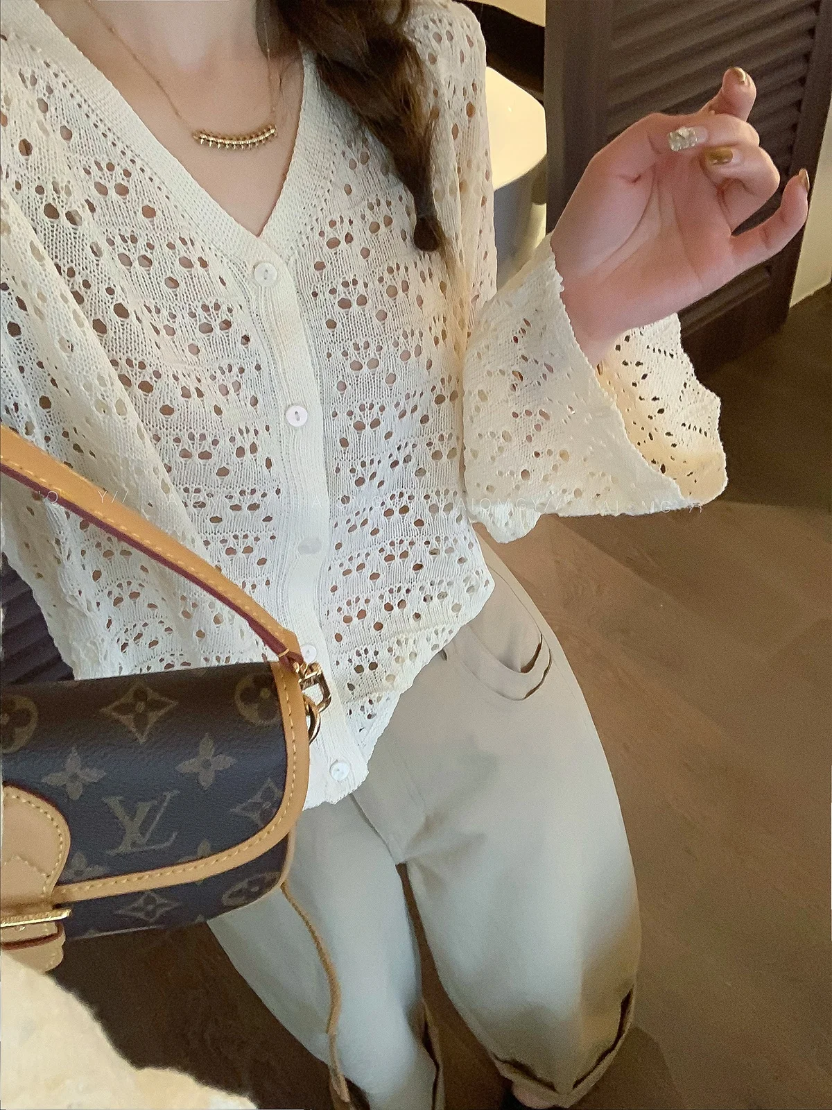 Love Devil Fish Women's Knitted Hollow out Linen Cardigan in Beige Spring 2026 Fashionable Commute Style Long Sleeve V-Neck S...
Love Devil Fish Women's Knitted Hollow out Linen Cardigan in Beige Spring 2026 Fashionable Commute Style Long Sleeve V-Neck S...