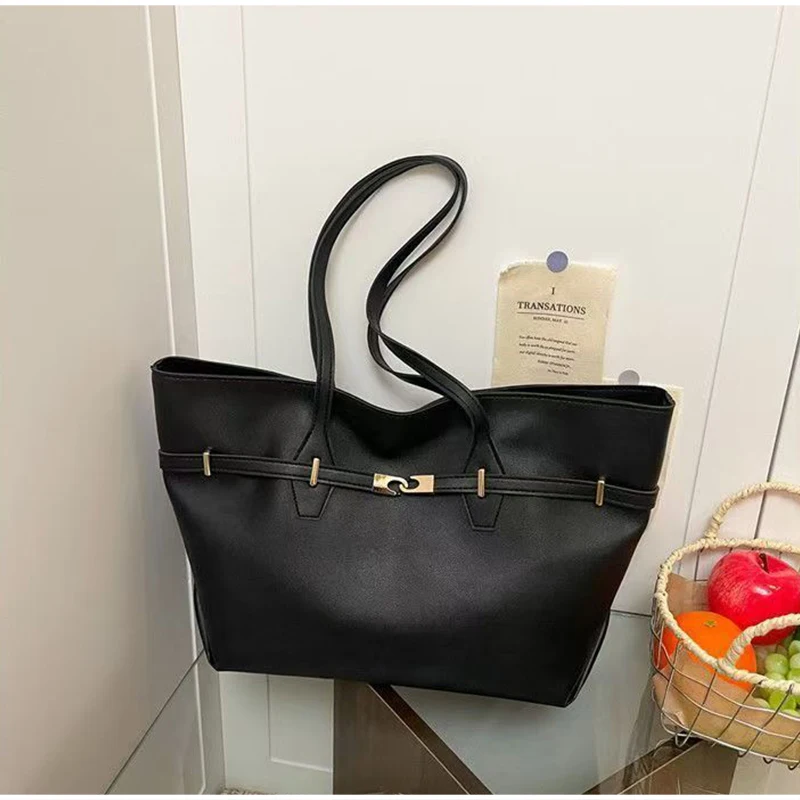 Роскошная кожаная сумка-тоут, большая вместительная сумка на плечо с серебряной фурнитурой, минималистичный бренд, черный дизайн с пряжкой на ремень, женская сумка
Роскошная кожаная сумка-тоут, большая вместительная сумка на плечо с серебряной фурнитурой, минималистичный бренд, черный дизайн с пряжкой на ремень, женская сумка