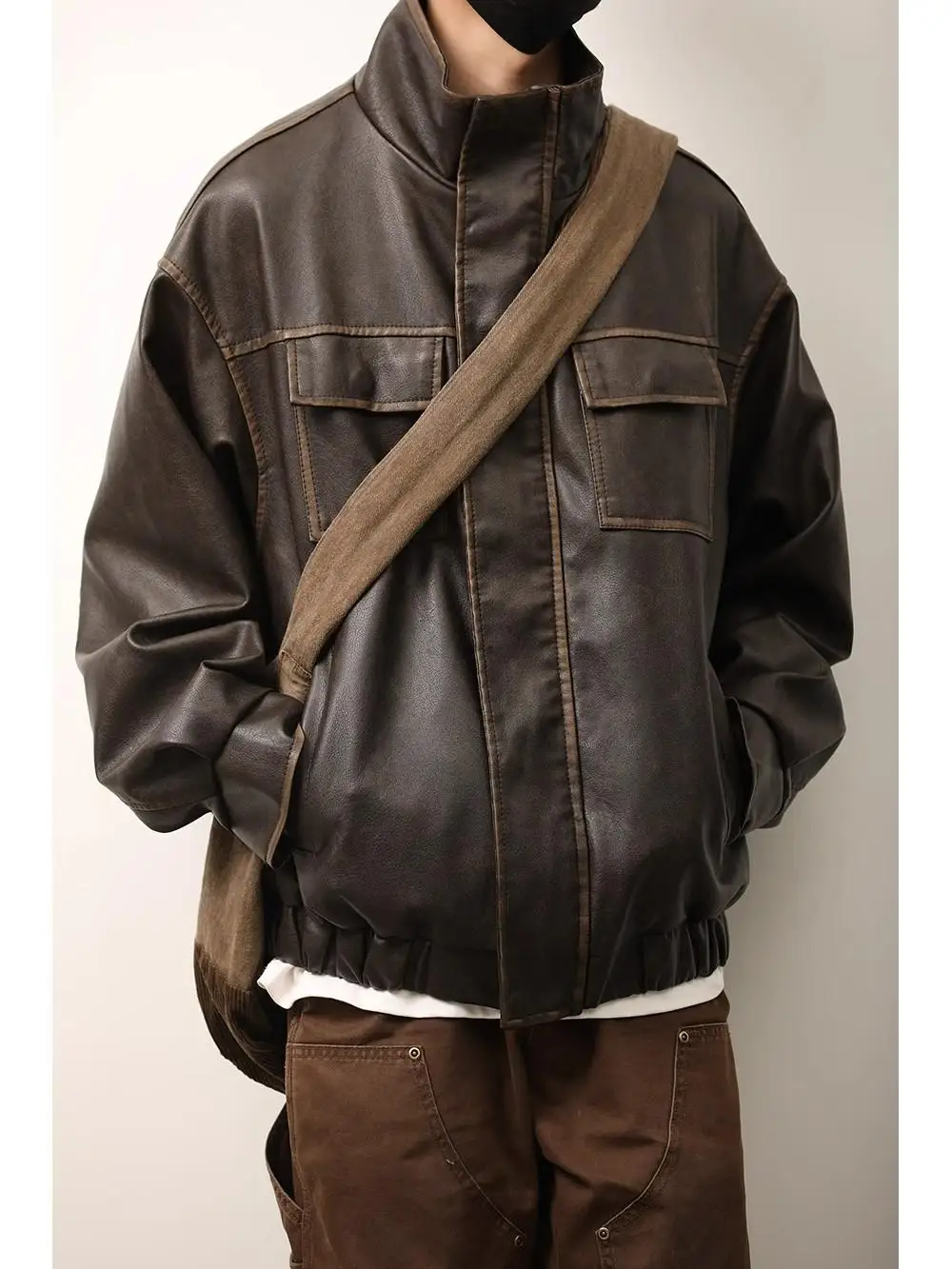 Ретро-куртка из искусственной кожи в американском стиле с воротником-стойкой, унисекс, для мужчин и женщин, весна-осень, нейтральный стиль, рабочая одежда...
Ретро-куртка из искусственной кожи в американском стиле с воротником-стойкой, унисекс, для мужчин и женщин, весна-осень, нейтральный стиль, рабочая одежда...