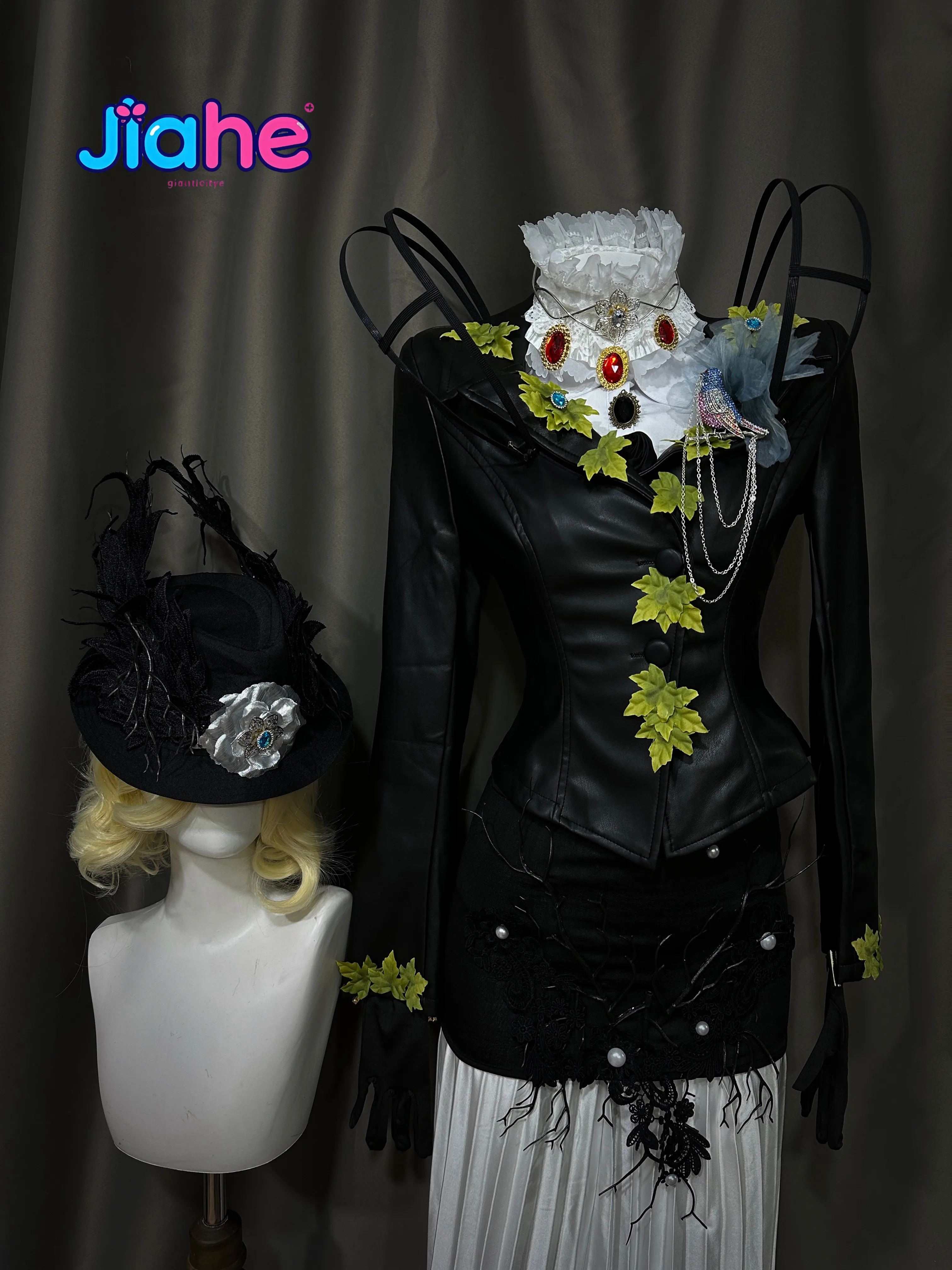 Evelyn Mora Identity Ⅴ Cosplay Costume Halloween Gothic suit shirt dress hat props shoes Halloween party woman uniform
Evelyn Mora Identity Ⅴ Cosplay Costume Halloween Gothic suit shirt dress hat props shoes Halloween party woman uniform