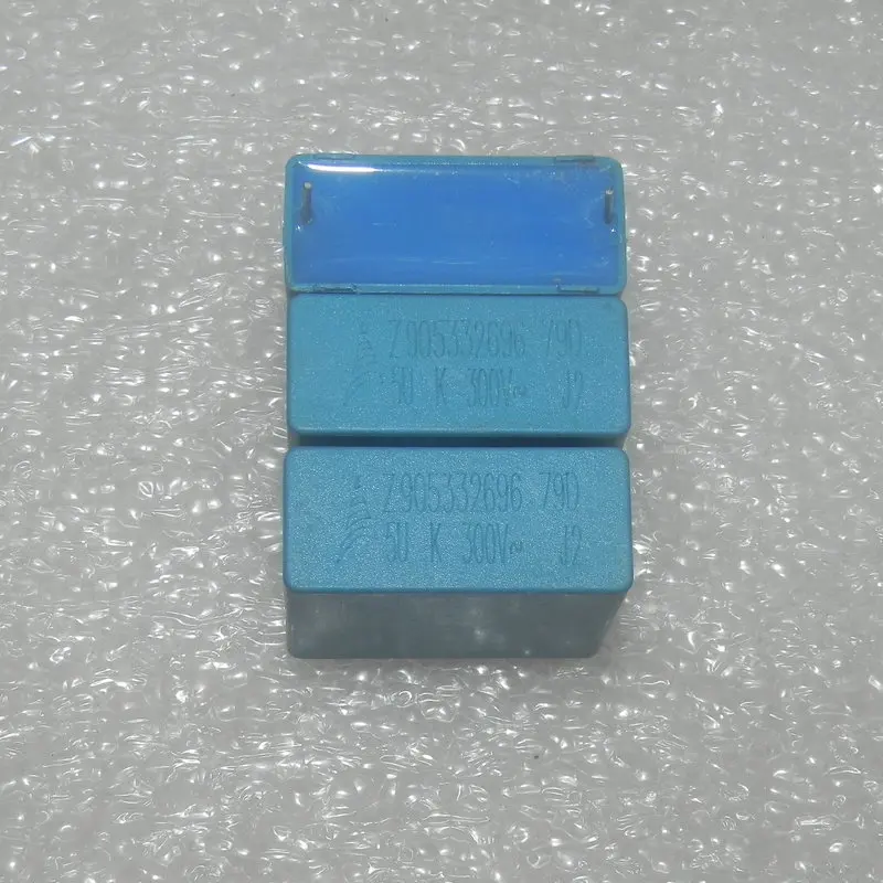 5PCS/LOT 300V 5UF 300VAC 5uk 700V Copper Footed Thin Film Capacitor B32794D3505K
5PCS/LOT 300V 5UF 300VAC 5uk 700V Copper Footed Thin Film Capacitor B32794D3505K