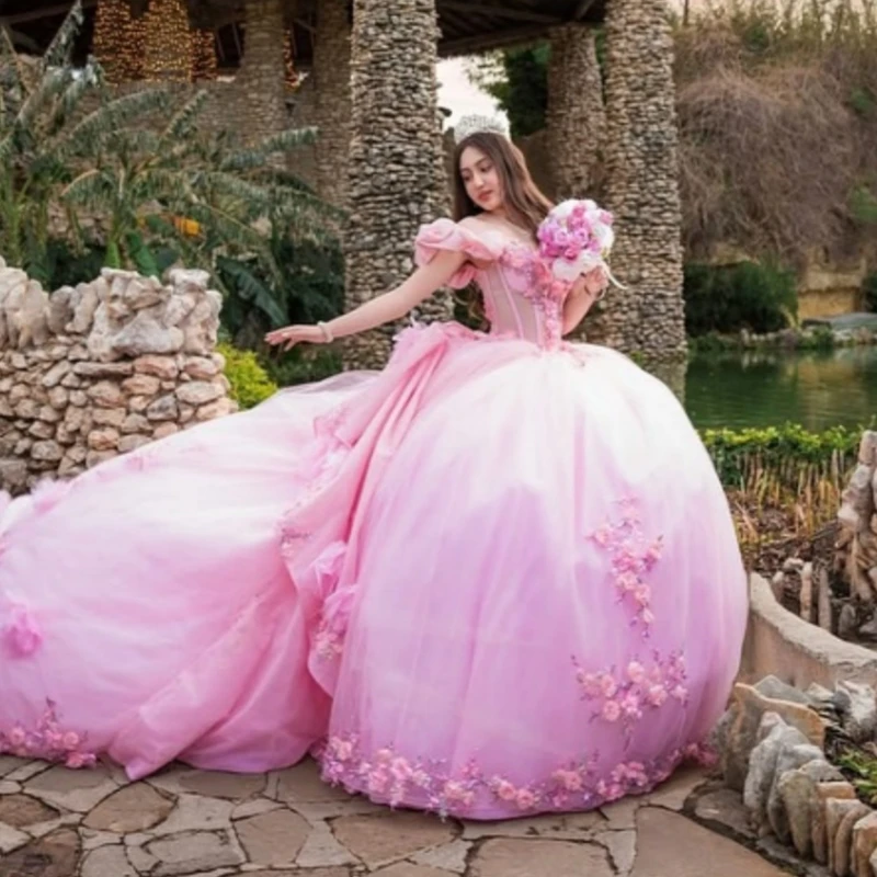 Розовые блестящие платья Quinceanera с открытыми плечами, аппликация, цветок, бисер, хрустальный бант, тюлевое платье для вечеринки, дня рождения, сладкое платье 16, Vestidos
Розовые блестящие платья Quinceanera с открытыми плечами, аппликация, цветок, бисер, хрустальный бант, тюлевое платье для вечеринки, дня рождения, сладкое платье 16, Vestidos