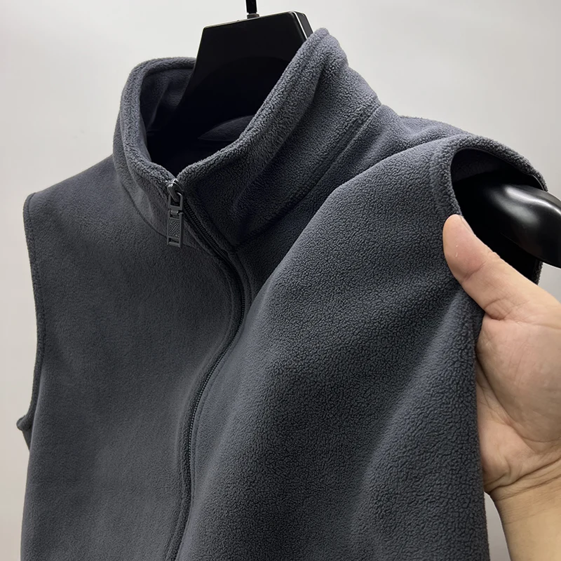 Мужской жилет Fce, осенне-зимний теплый спортивный жилет на открытом воздухе с застежкой-молнией, облегающий жилет из полиэфирного волокна с воротником-стойкой
Мужской жилет Fce, осенне-зимний теплый спортивный жилет на открытом воздухе с застежкой-молнией, облегающий жилет из полиэфирного волокна с воротником-стойкой